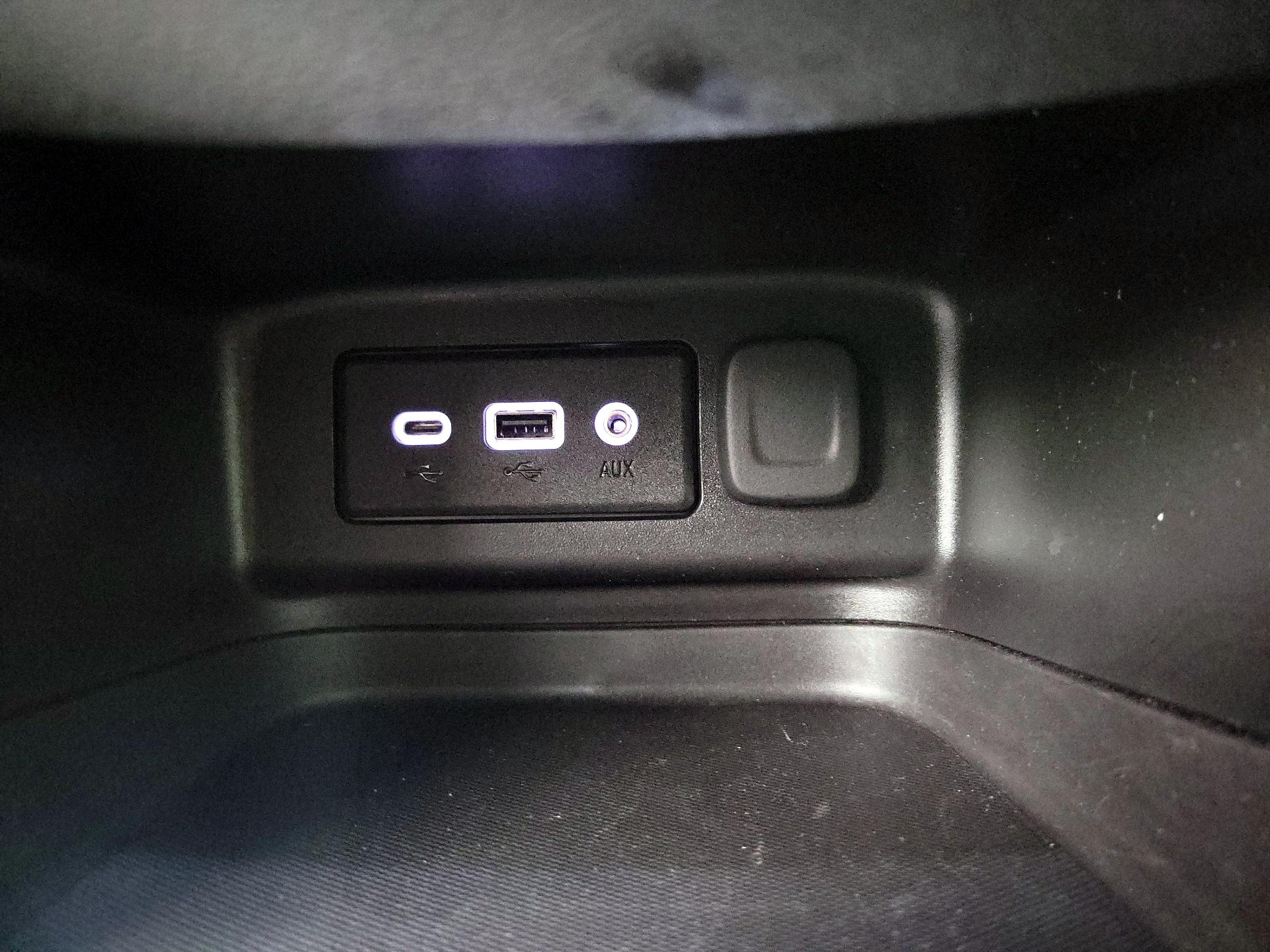 Thumbnail: 2022 Chevrolet Equinox - 18