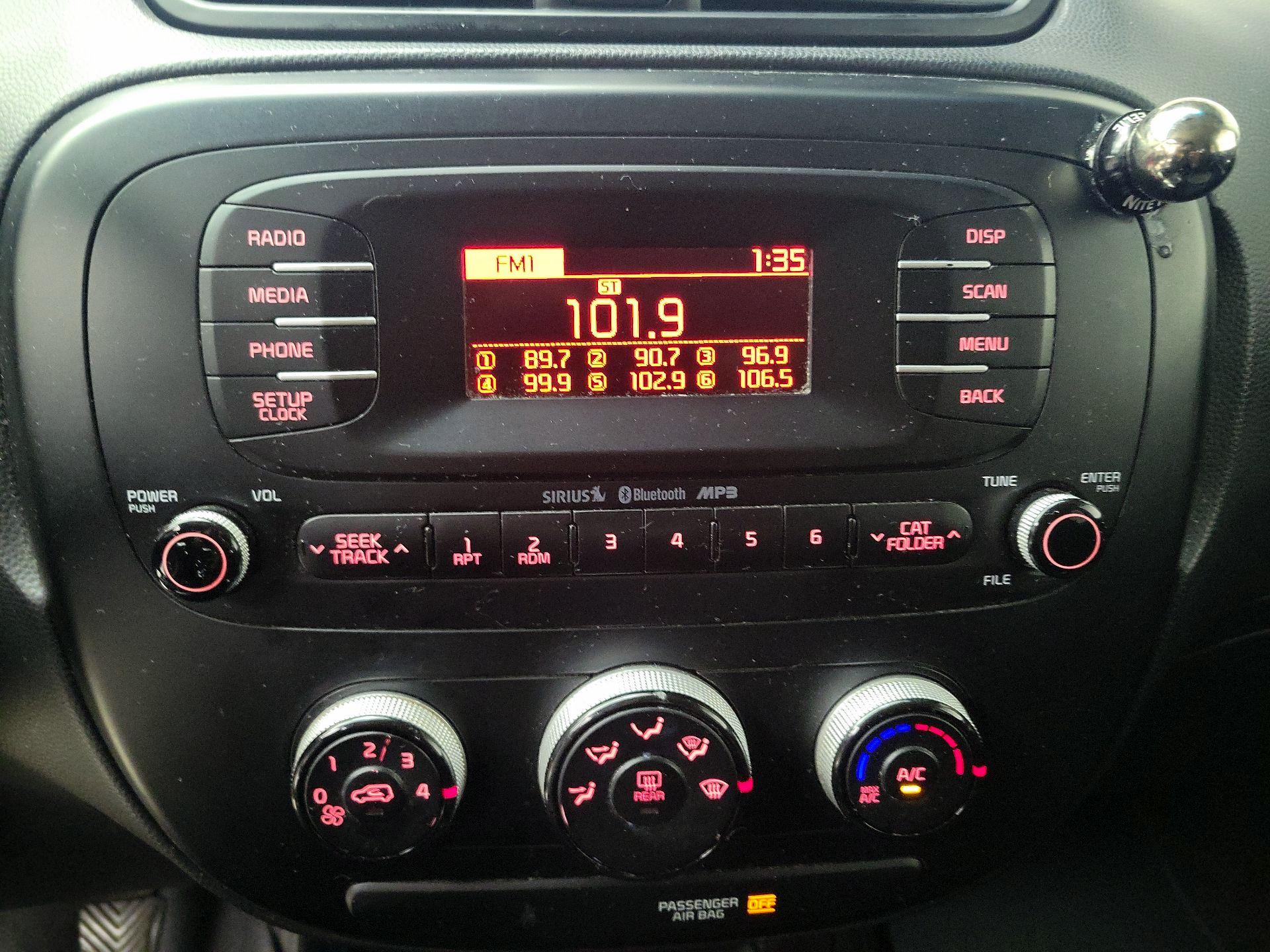 Thumbnail: 2015 Kia Soul - 14