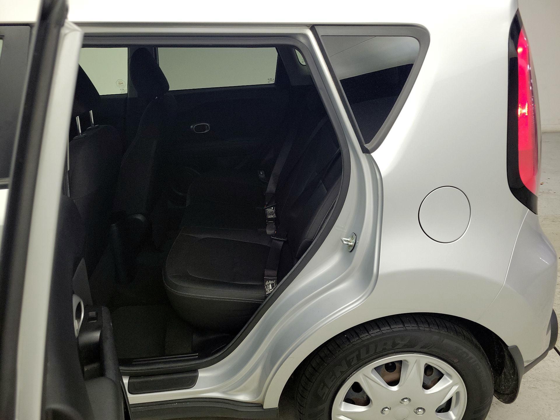 Thumbnail: 2015 Kia Soul - 18