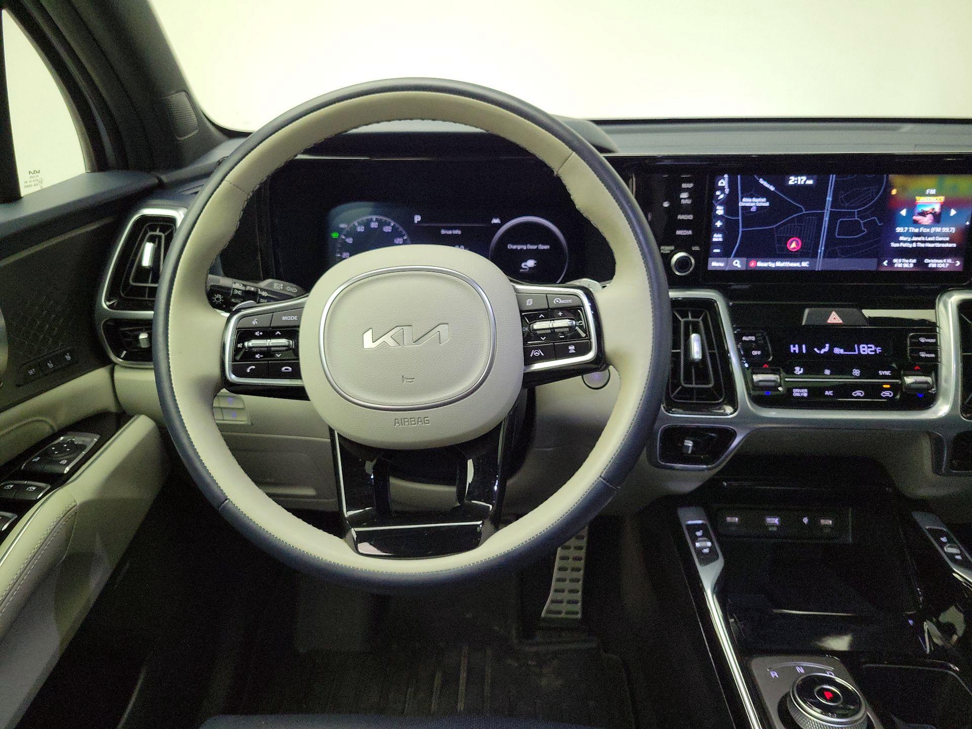 Thumbnail: 2023 Kia Sorento - 10