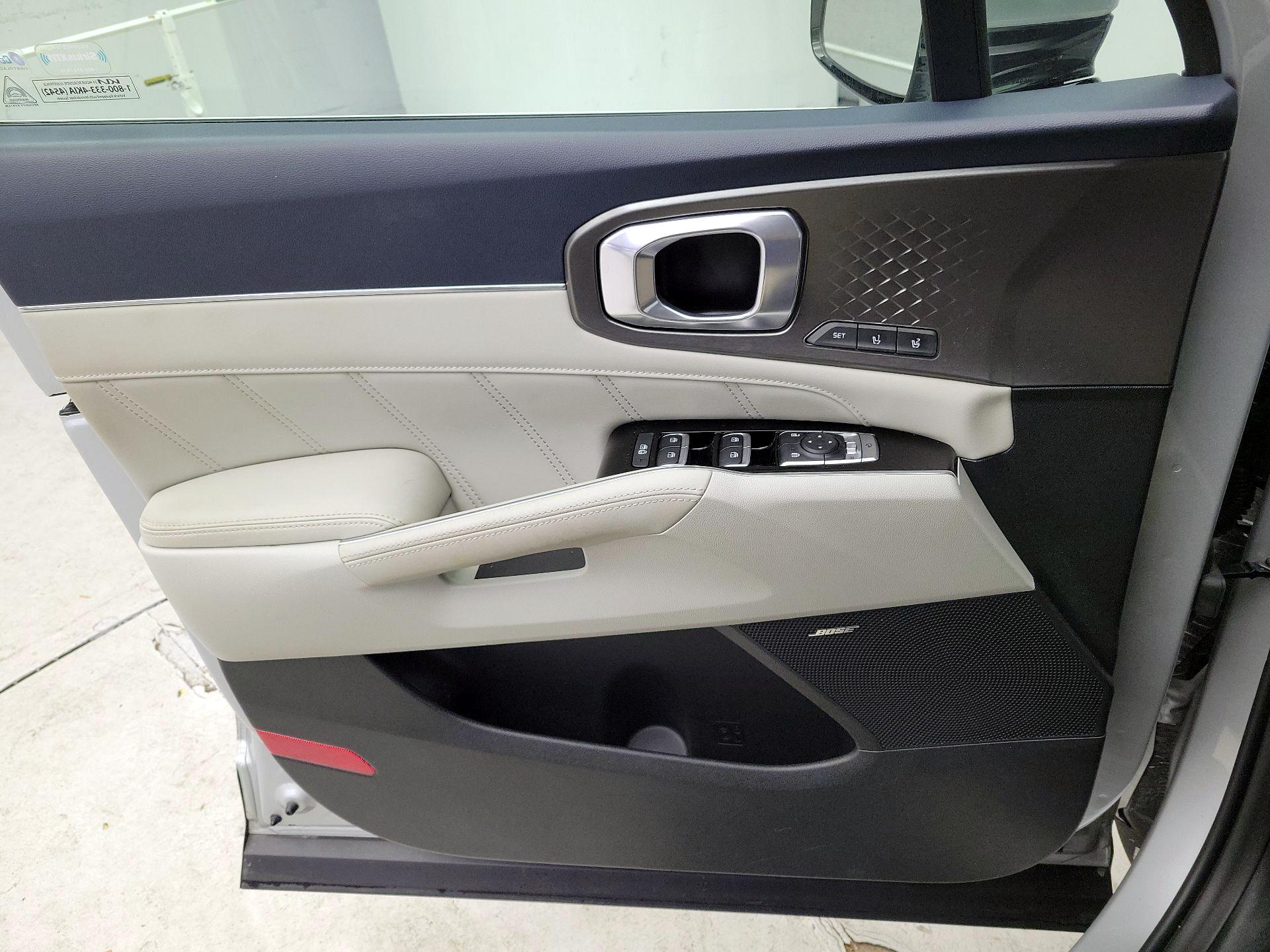 Thumbnail: 2023 Kia Sorento - 12