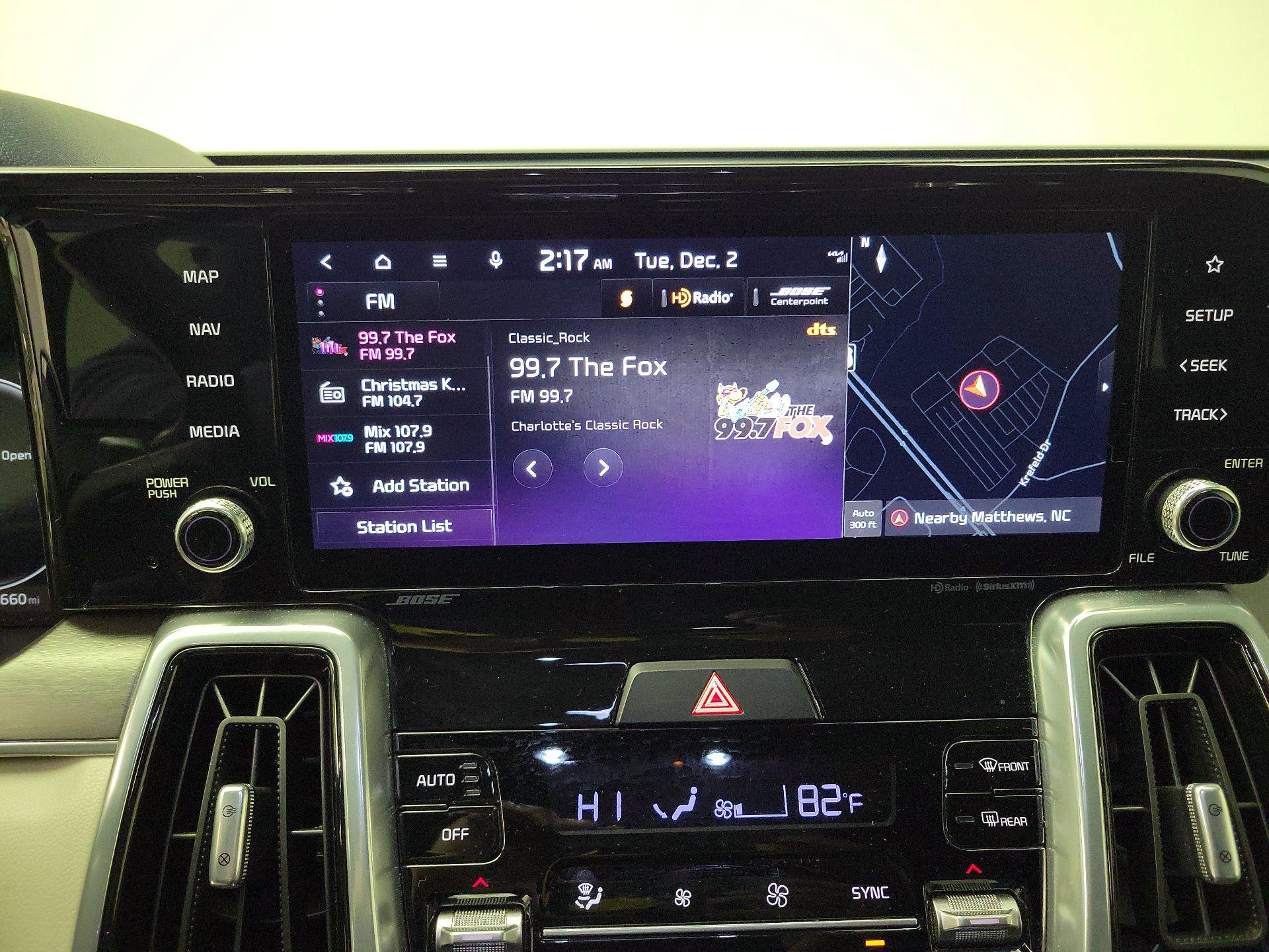 Thumbnail: 2023 Kia Sorento - 16