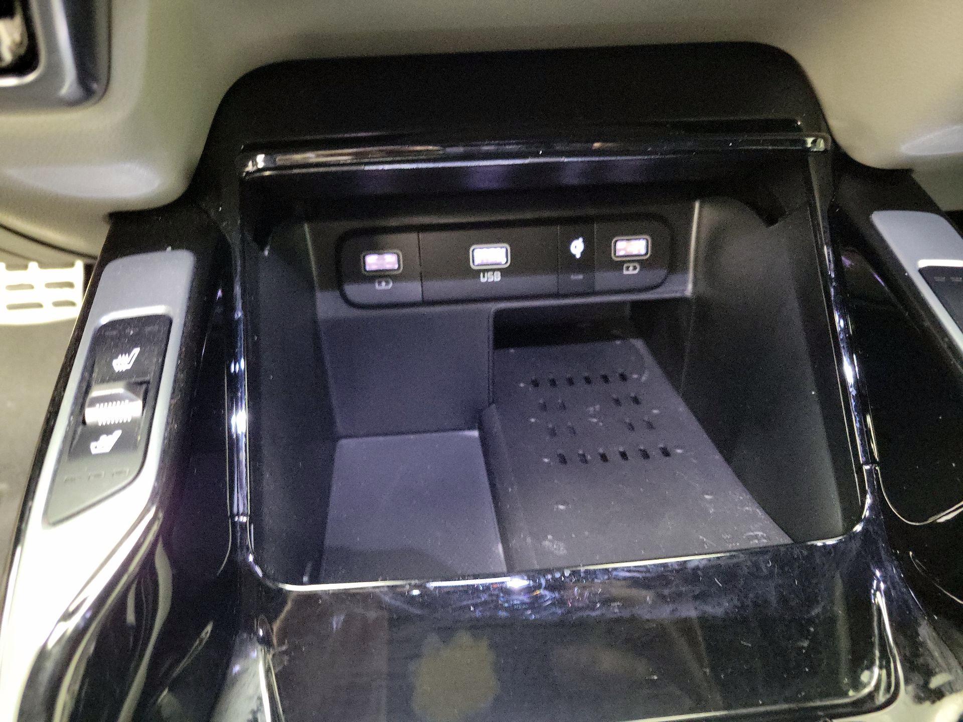 Thumbnail: 2023 Kia Sorento - 19