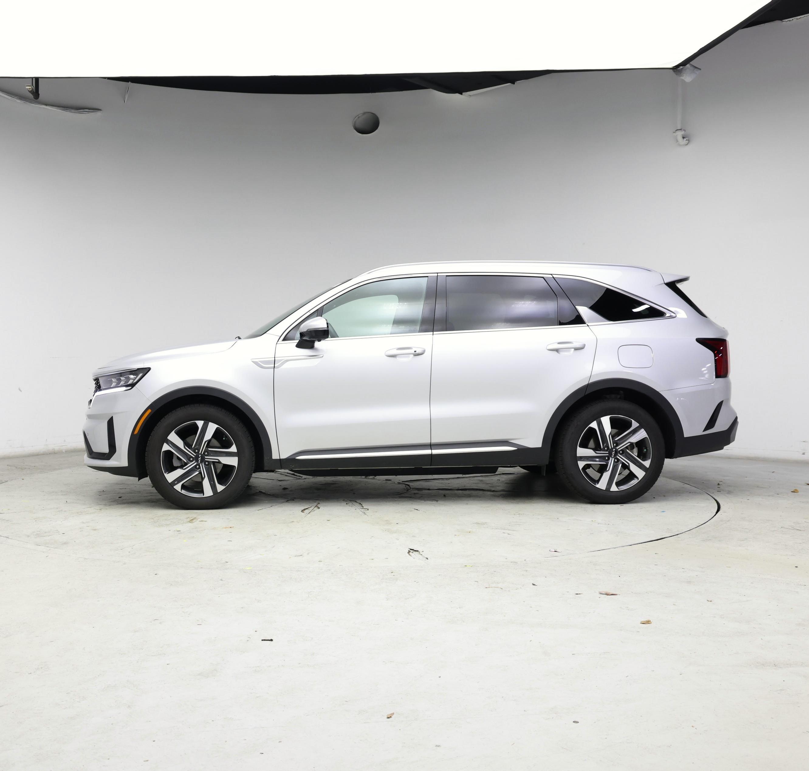 Thumbnail: 2023 Kia Sorento - 3