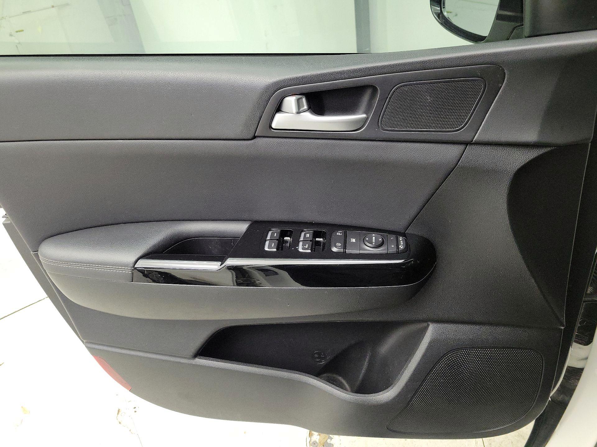 Thumbnail: 2021 Kia Sportage - 12