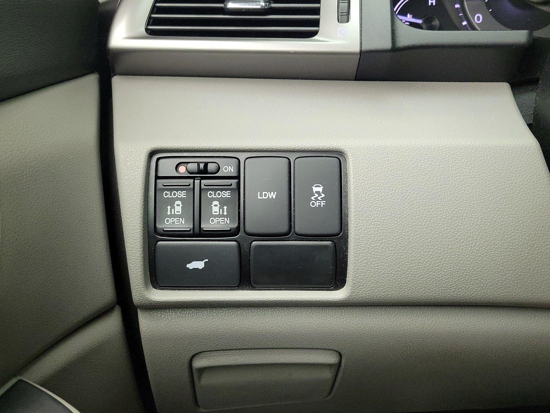 Thumbnail: 2016 Honda Odyssey - 13