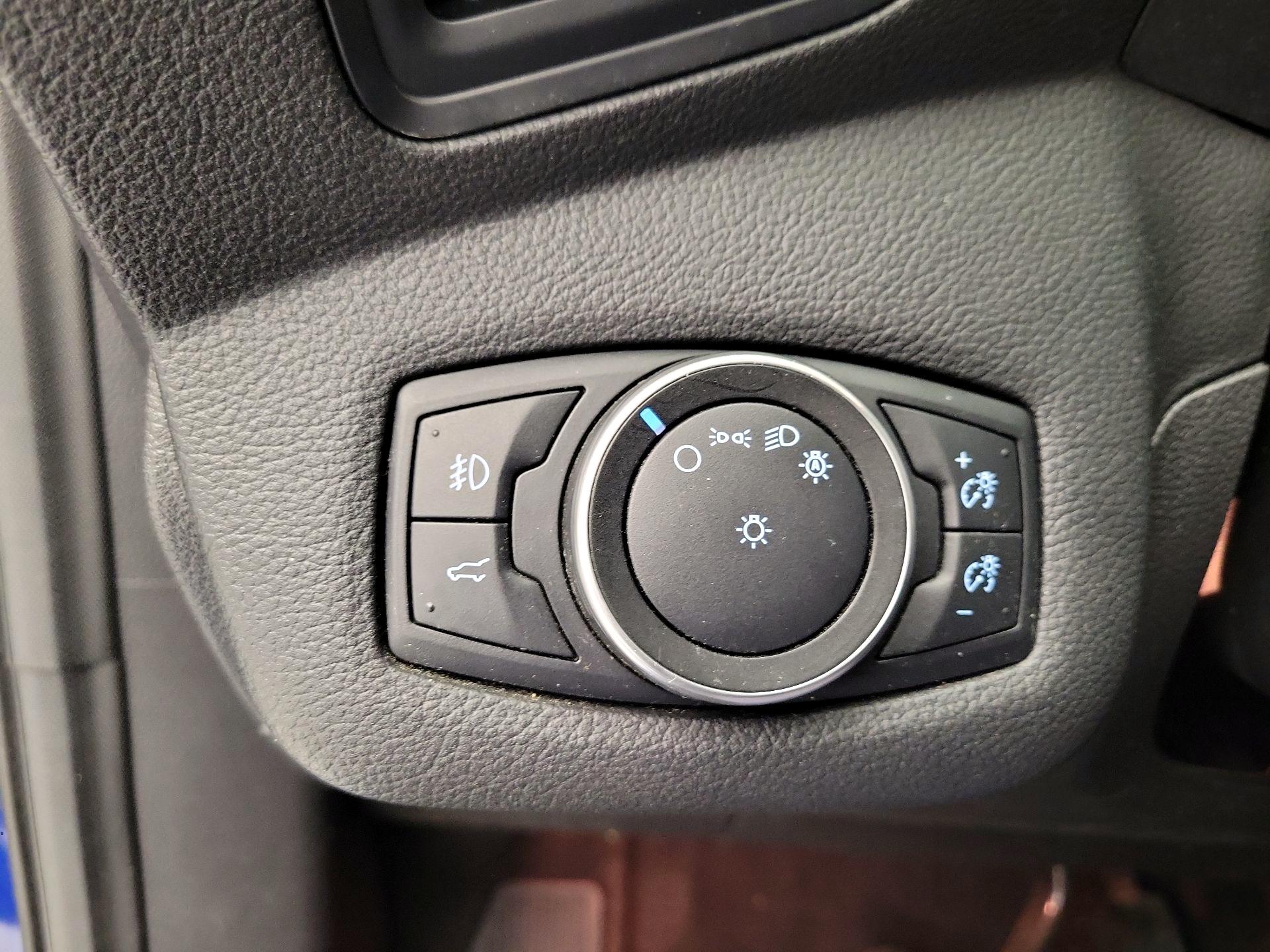Thumbnail: 2017 Ford Escape - 13