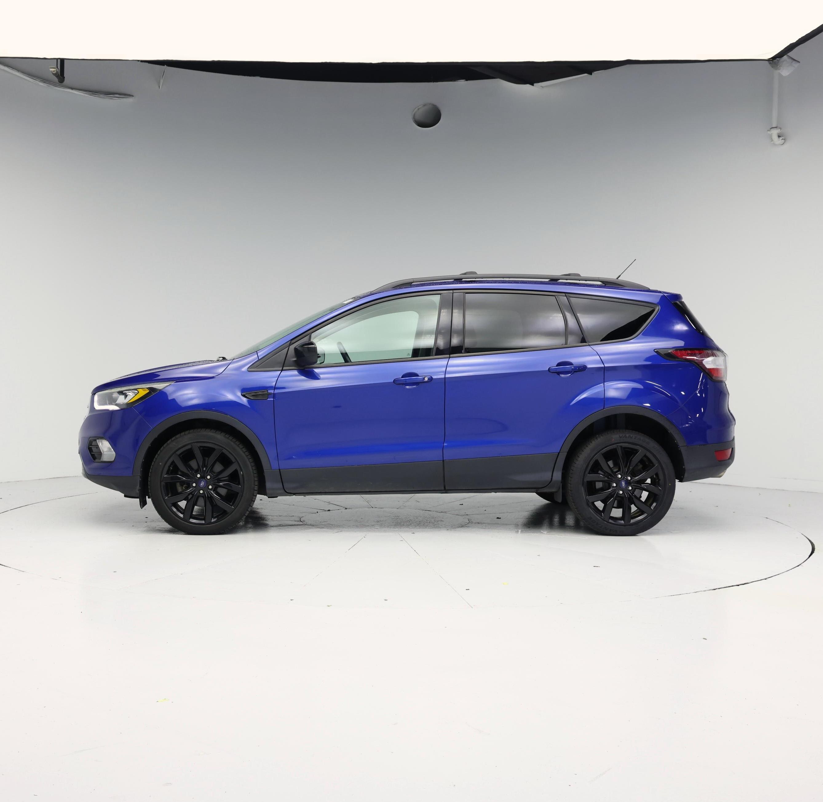 Thumbnail: 2017 Ford Escape - 3