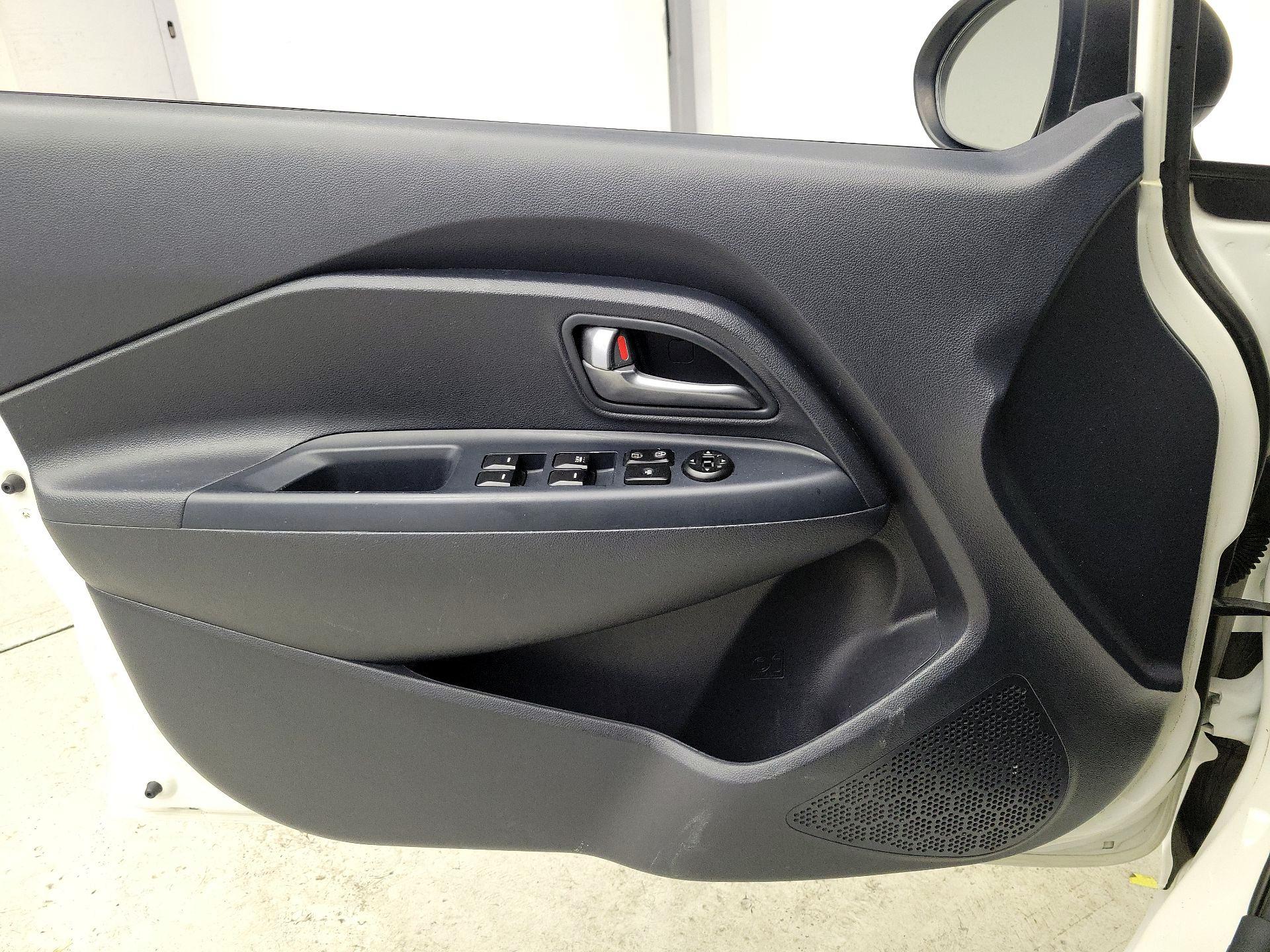 Thumbnail: 2017 Kia Rio - 12