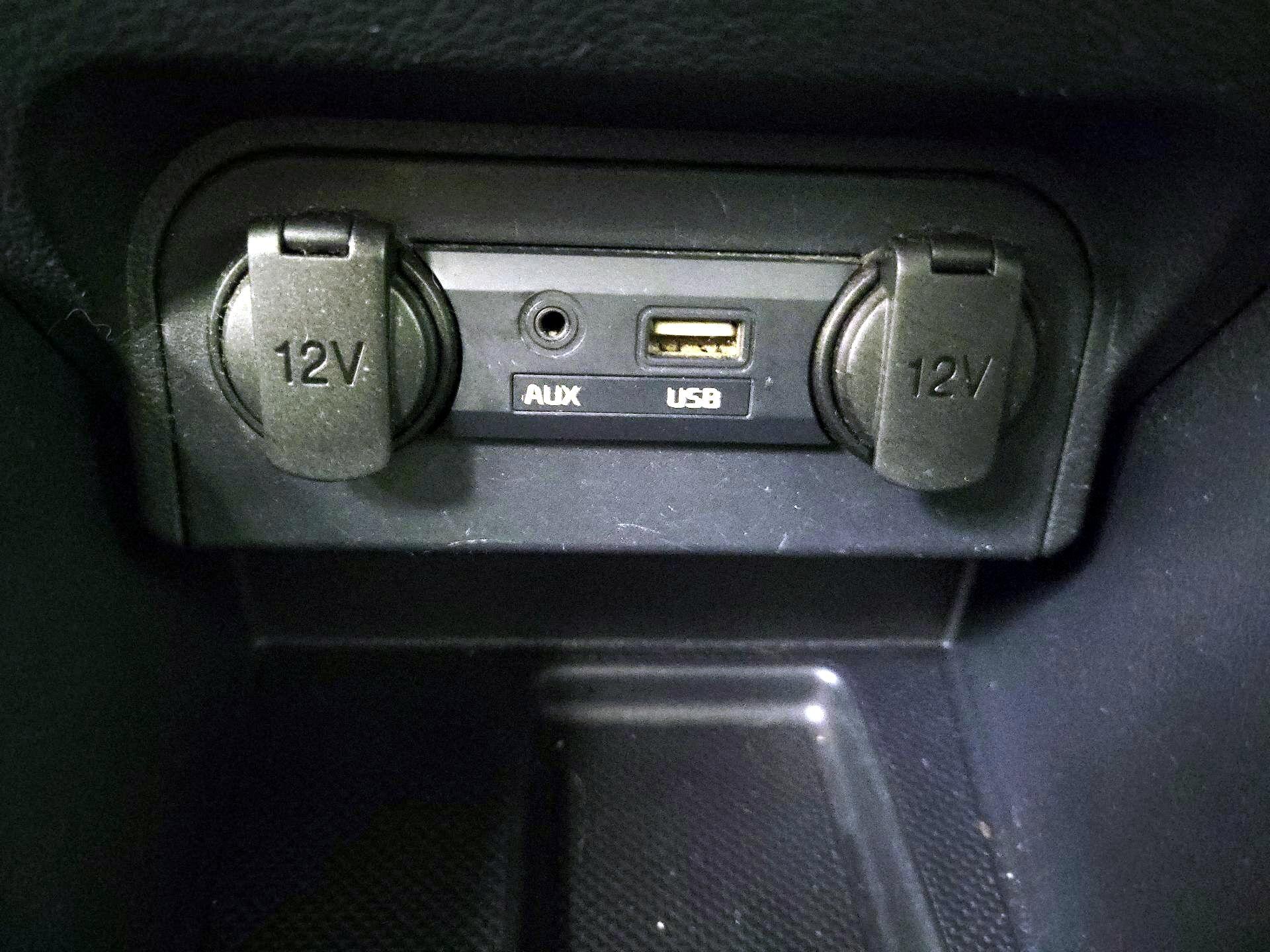 Thumbnail: 2017 Kia Rio - 17