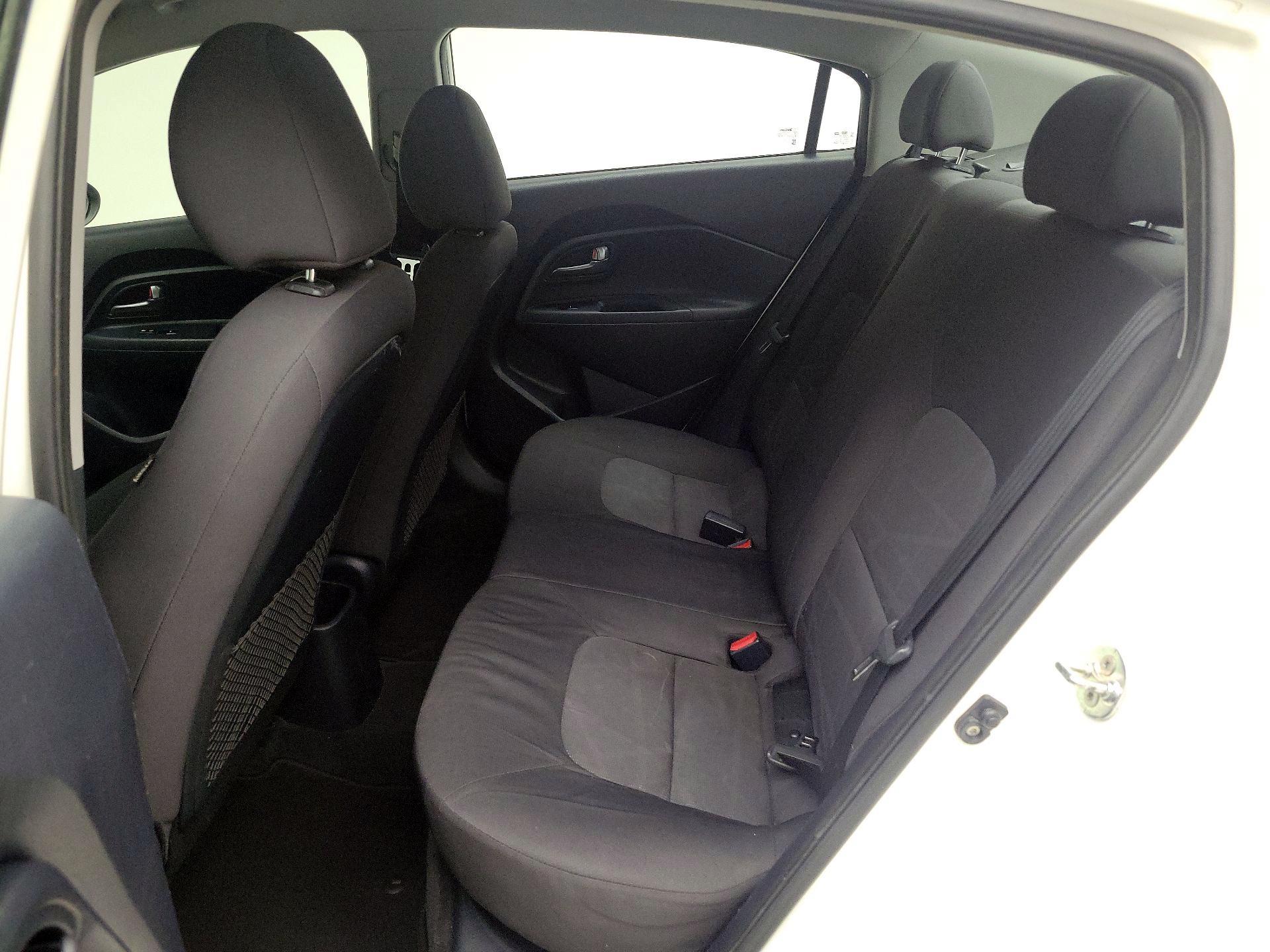 Thumbnail: 2017 Kia Rio - 18