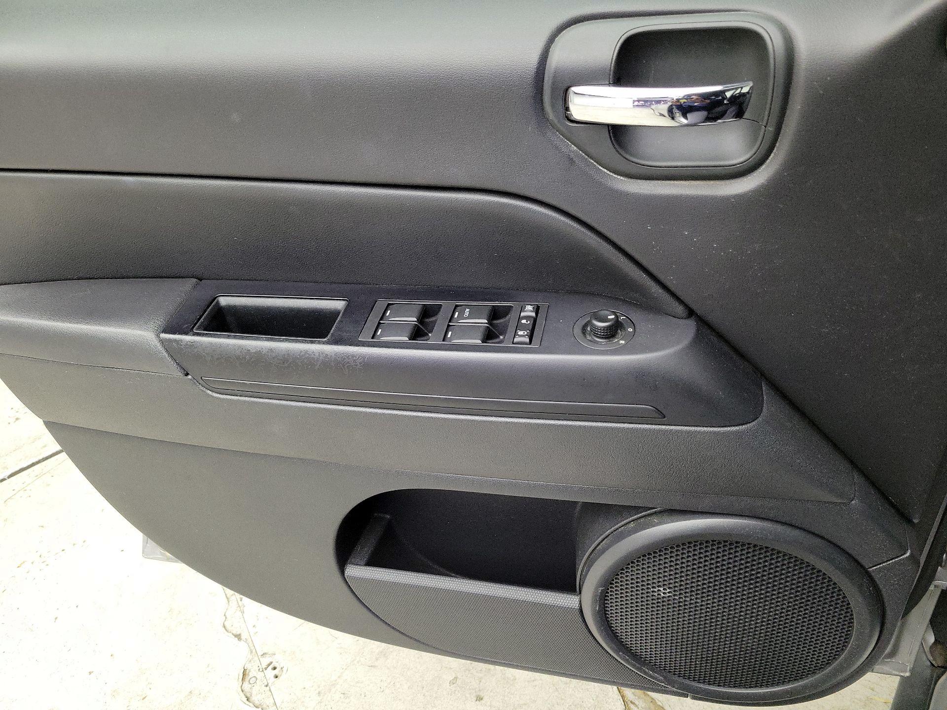 Thumbnail: 2017 Jeep Compass - 12