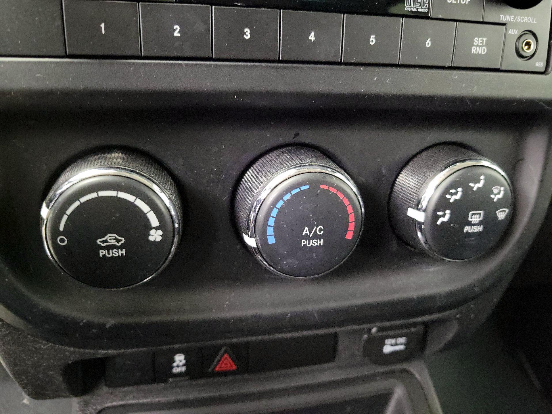 Thumbnail: 2017 Jeep Compass - 14