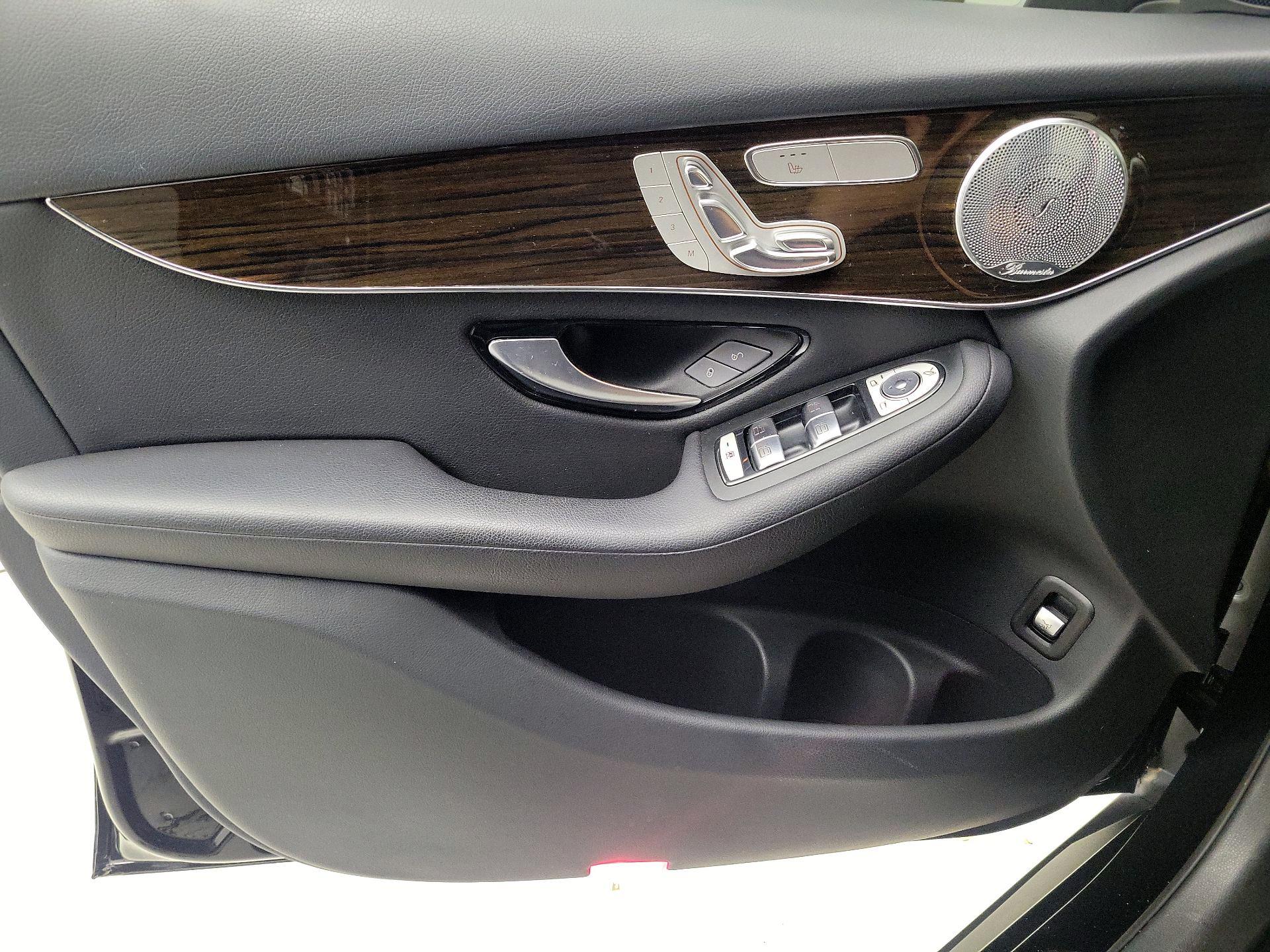 Thumbnail: 2016 Mercedes-Benz GLC - 12