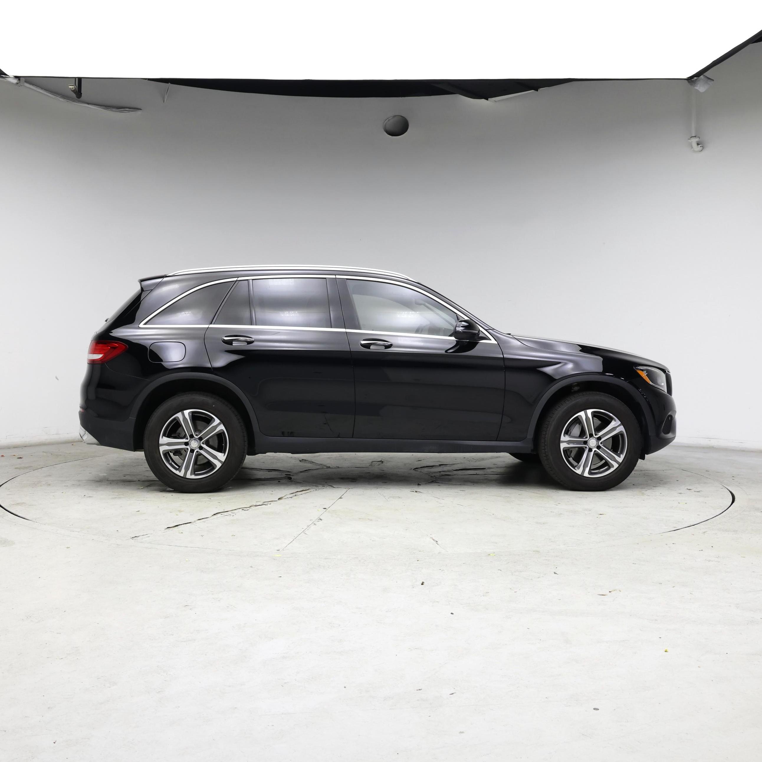 Thumbnail: 2016 Mercedes-Benz GLC - 7