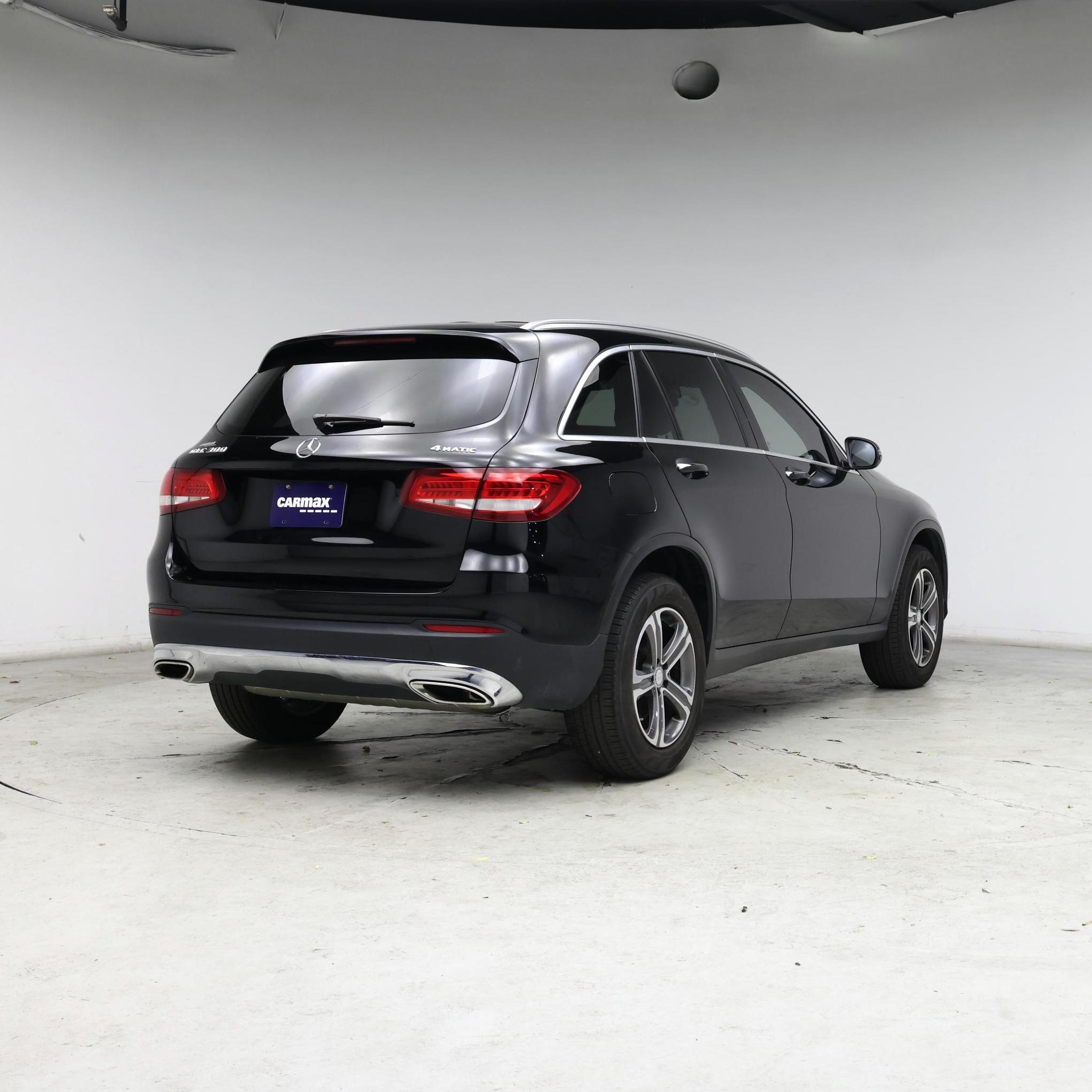 Thumbnail: 2016 Mercedes-Benz GLC - 8