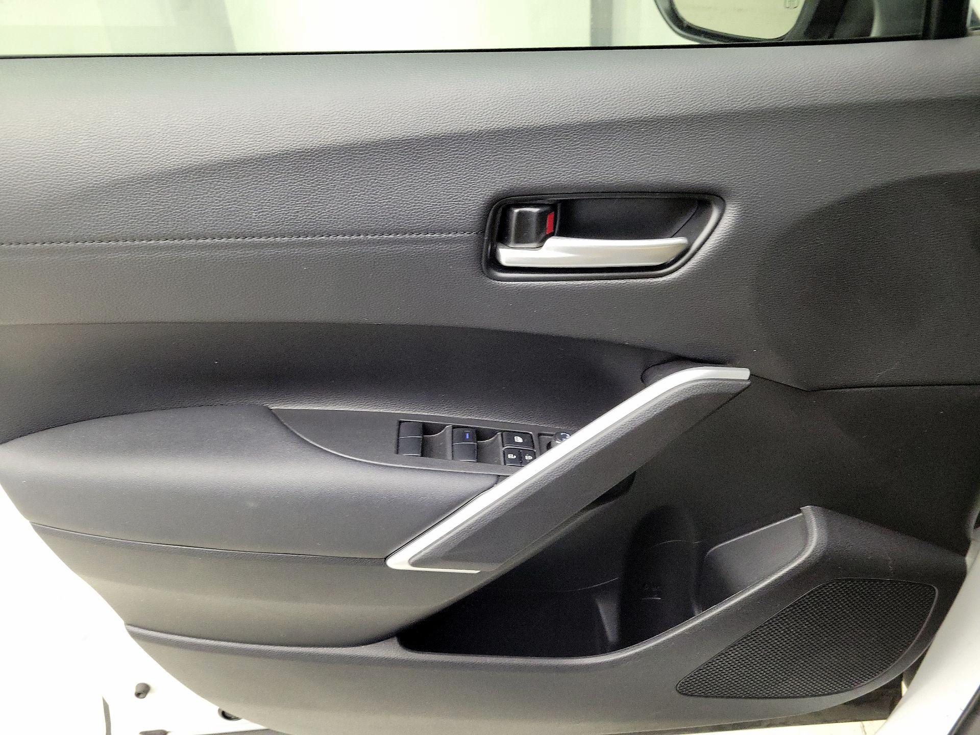 Thumbnail: 2022 Toyota Corolla Cross - 12