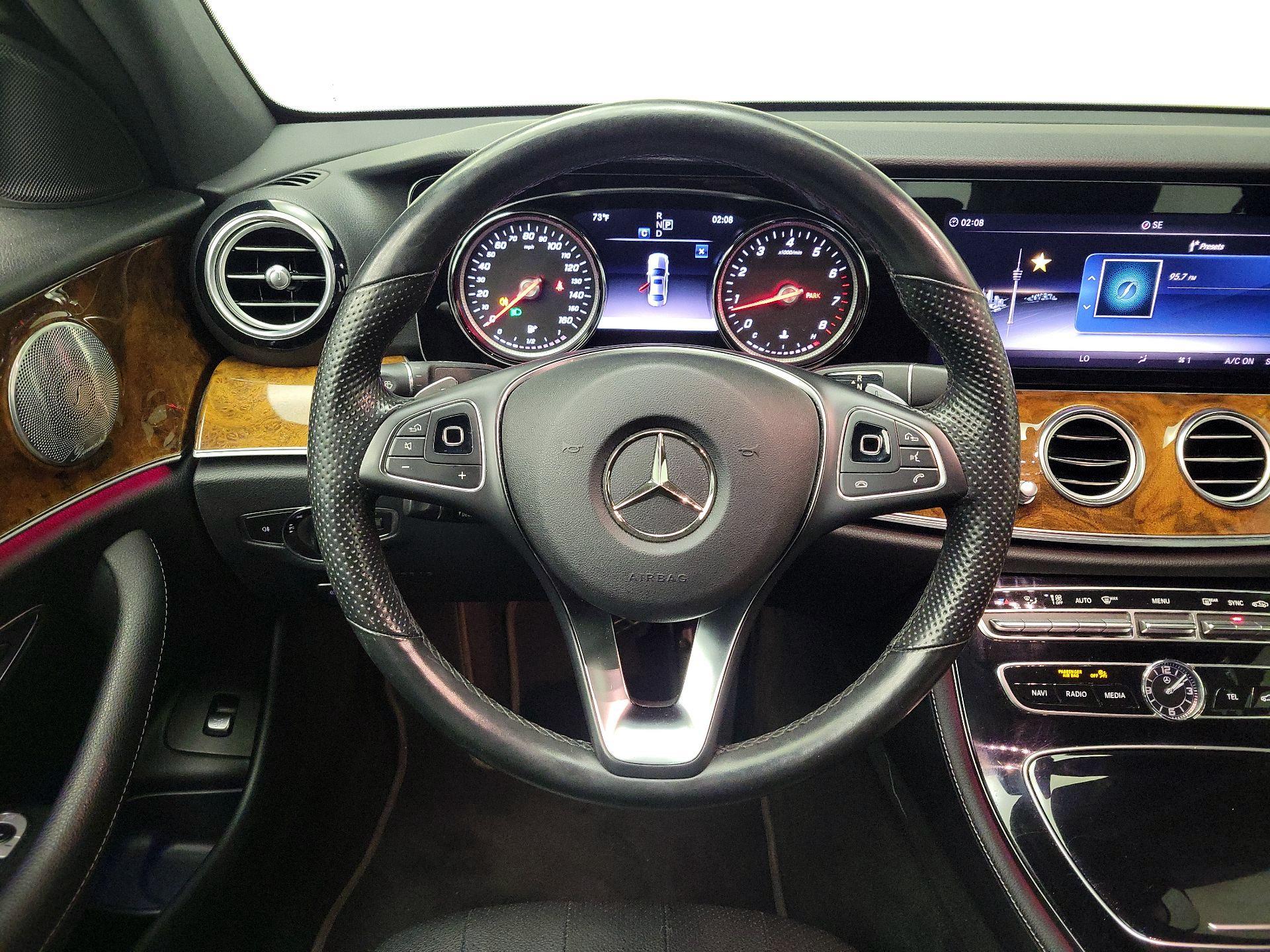 Thumbnail: 2018 Mercedes-Benz E-Class - 10