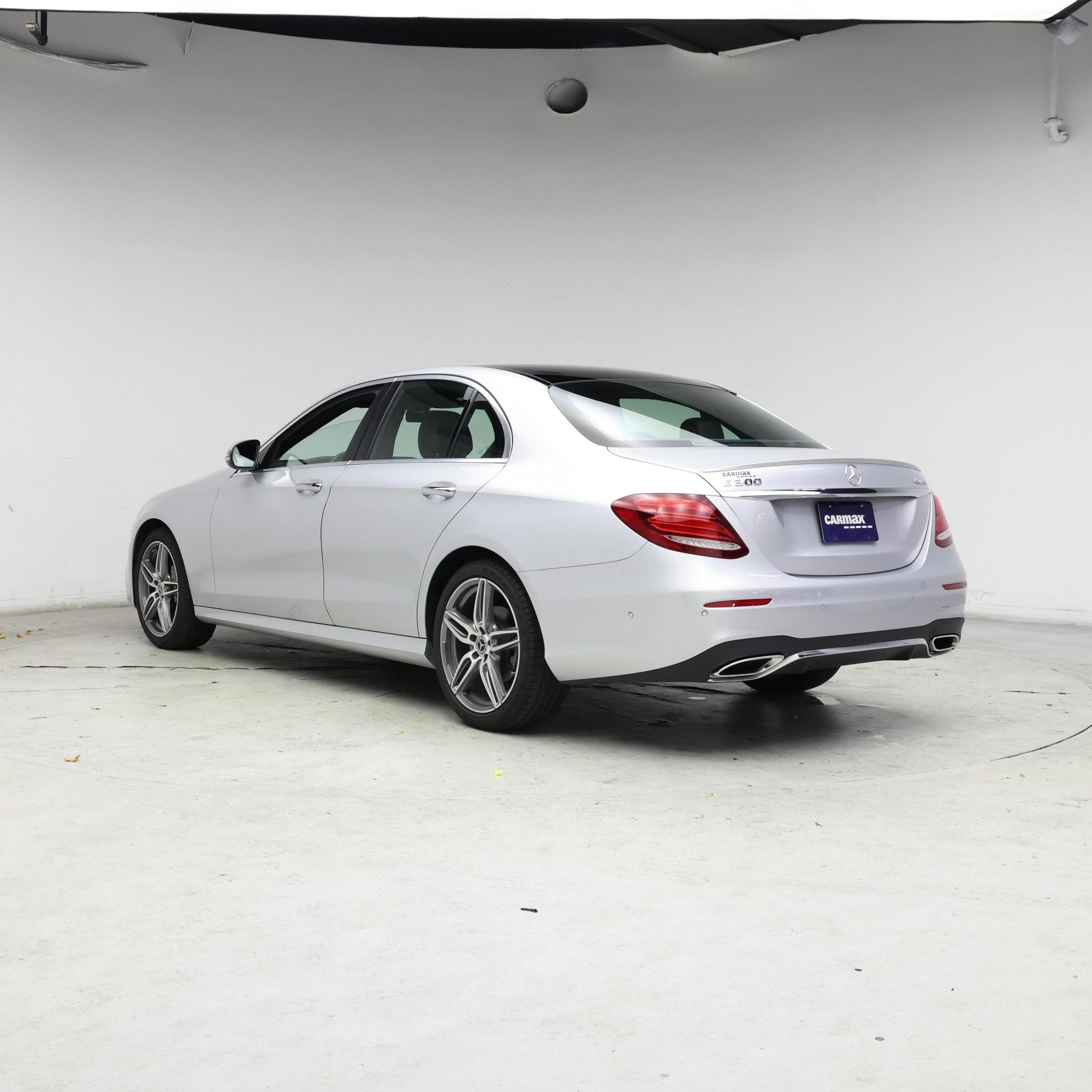 Thumbnail: 2018 Mercedes-Benz E-Class - 2