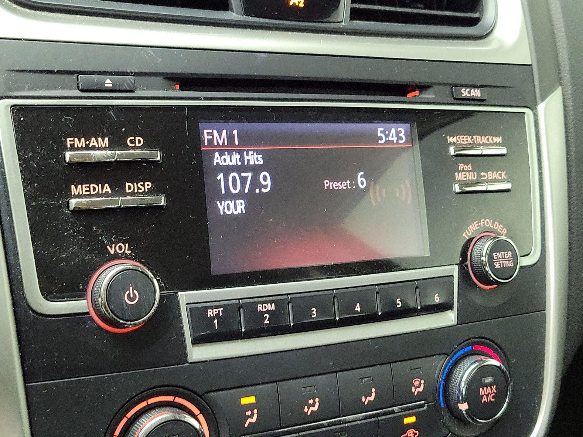 Thumbnail: 2017 Nissan Altima - 15