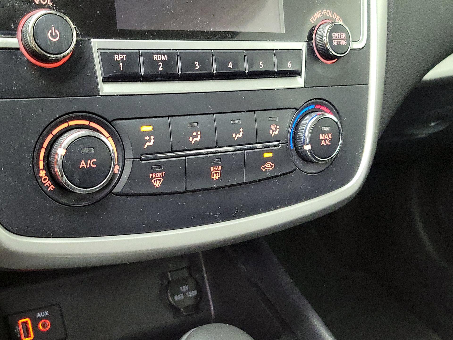 Thumbnail: 2017 Nissan Altima - 16