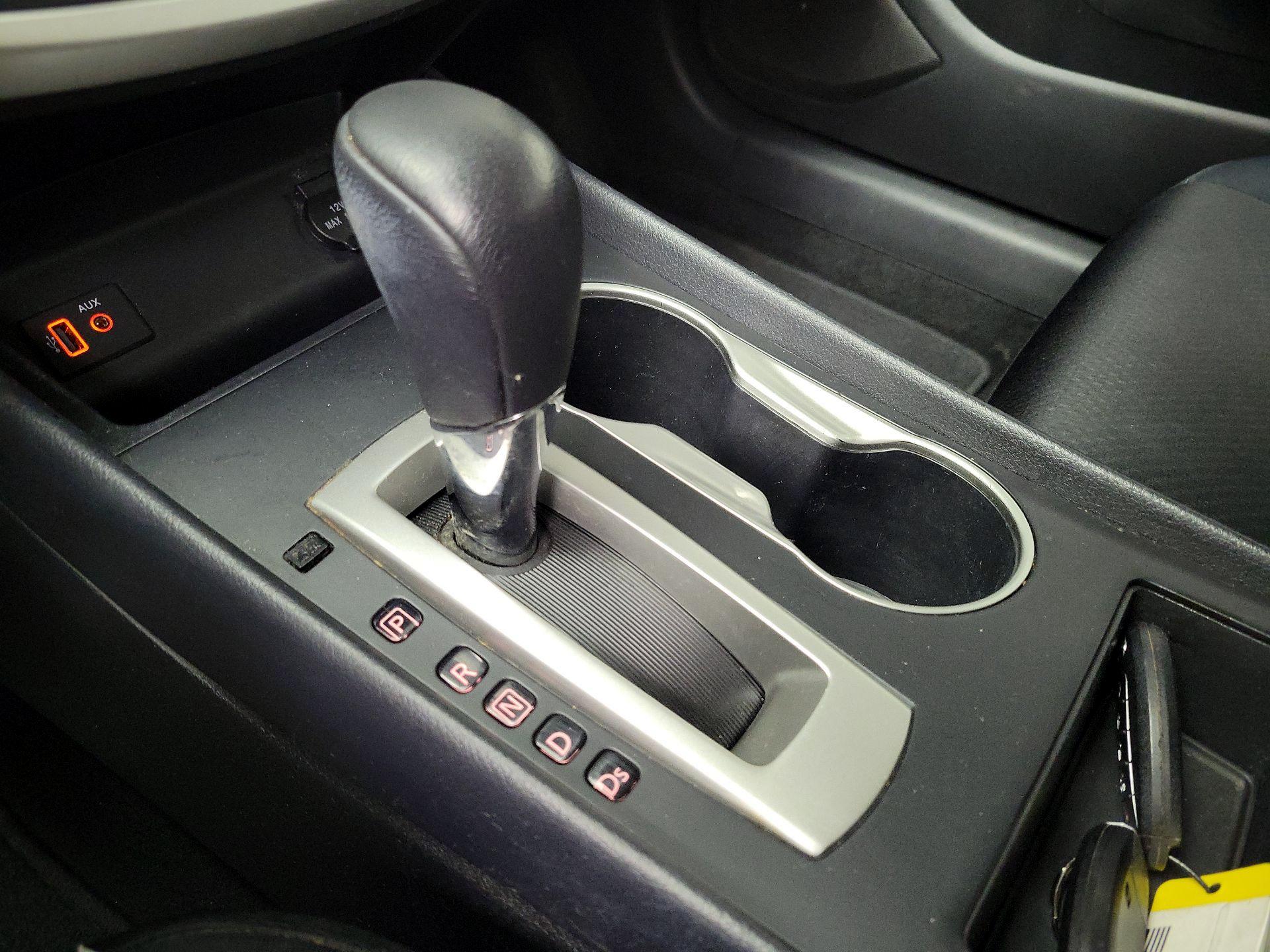 Thumbnail: 2017 Nissan Altima - 17