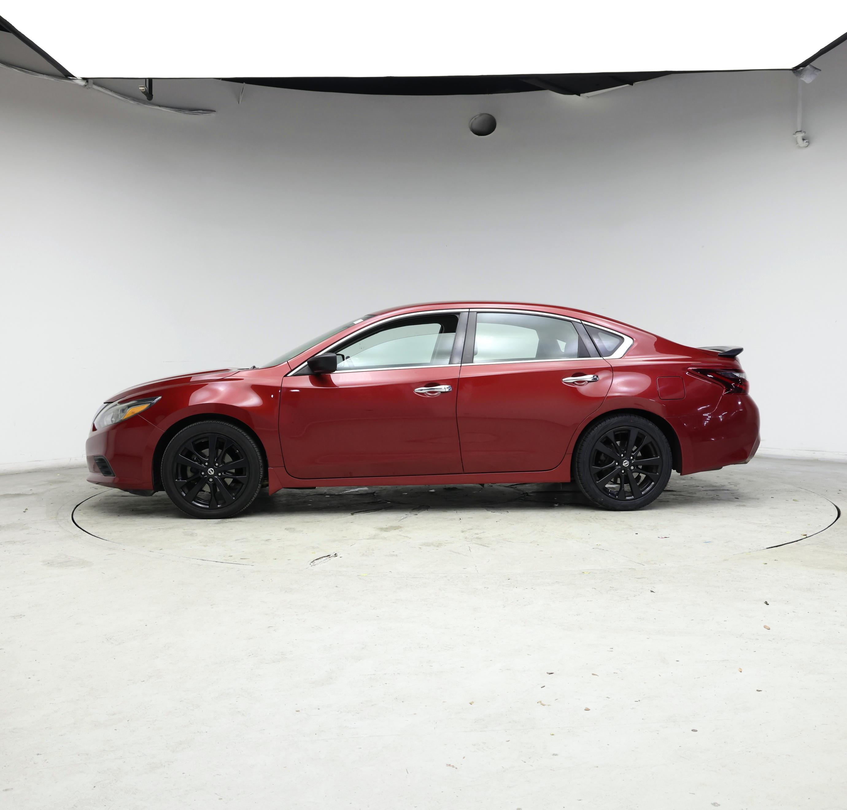 Thumbnail: 2017 Nissan Altima - 3