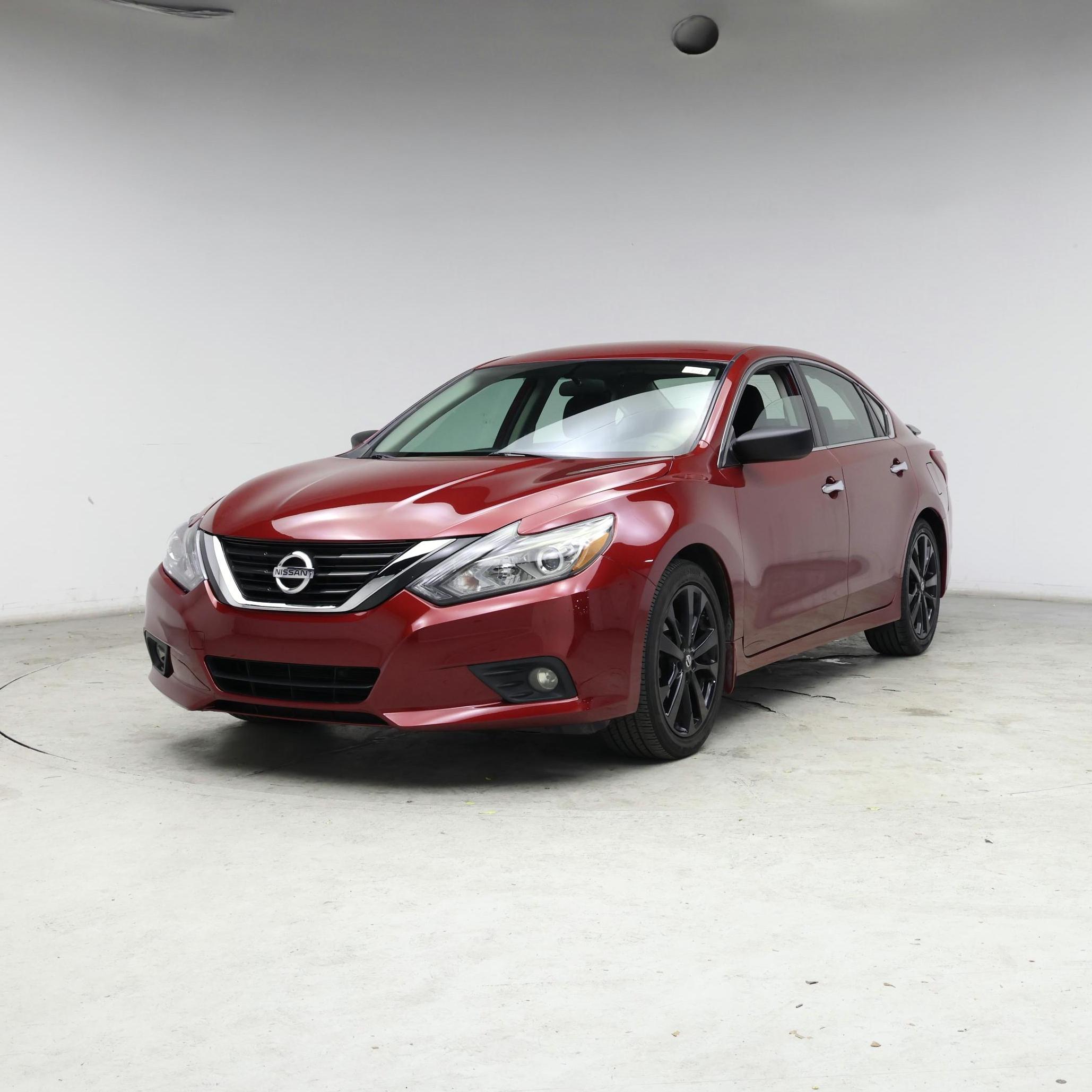 Thumbnail: 2017 Nissan Altima - 4