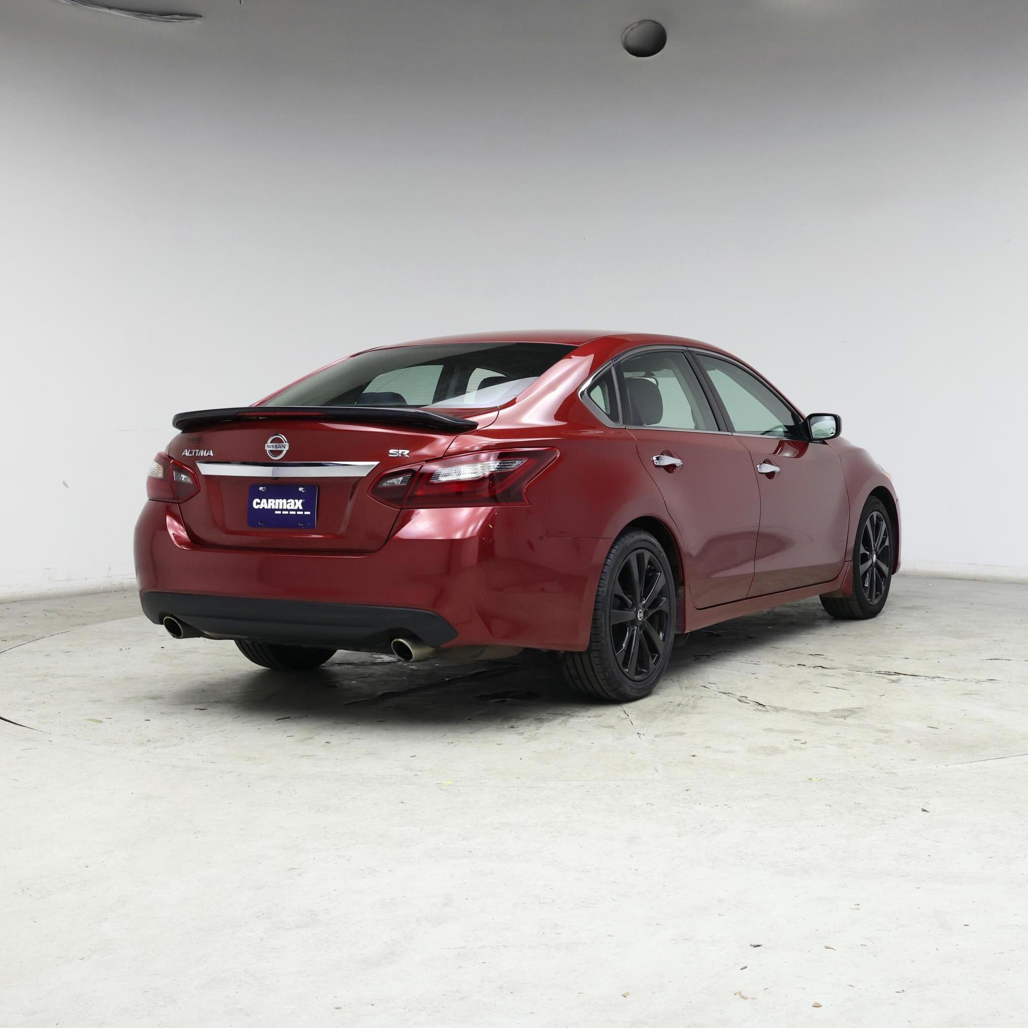 Thumbnail: 2017 Nissan Altima - 8