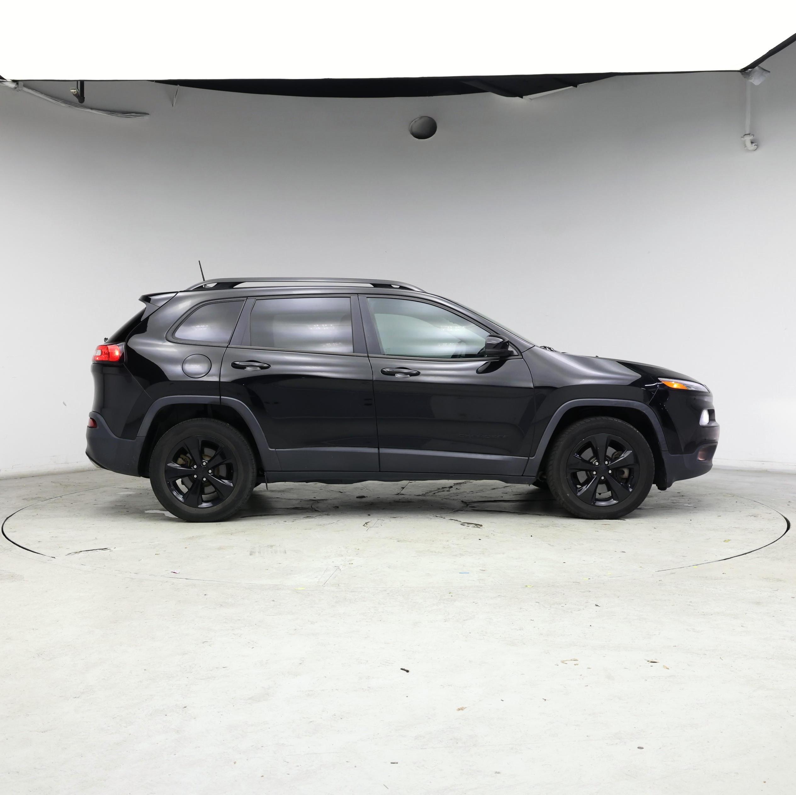 Thumbnail: 2017 Jeep Cherokee - 7