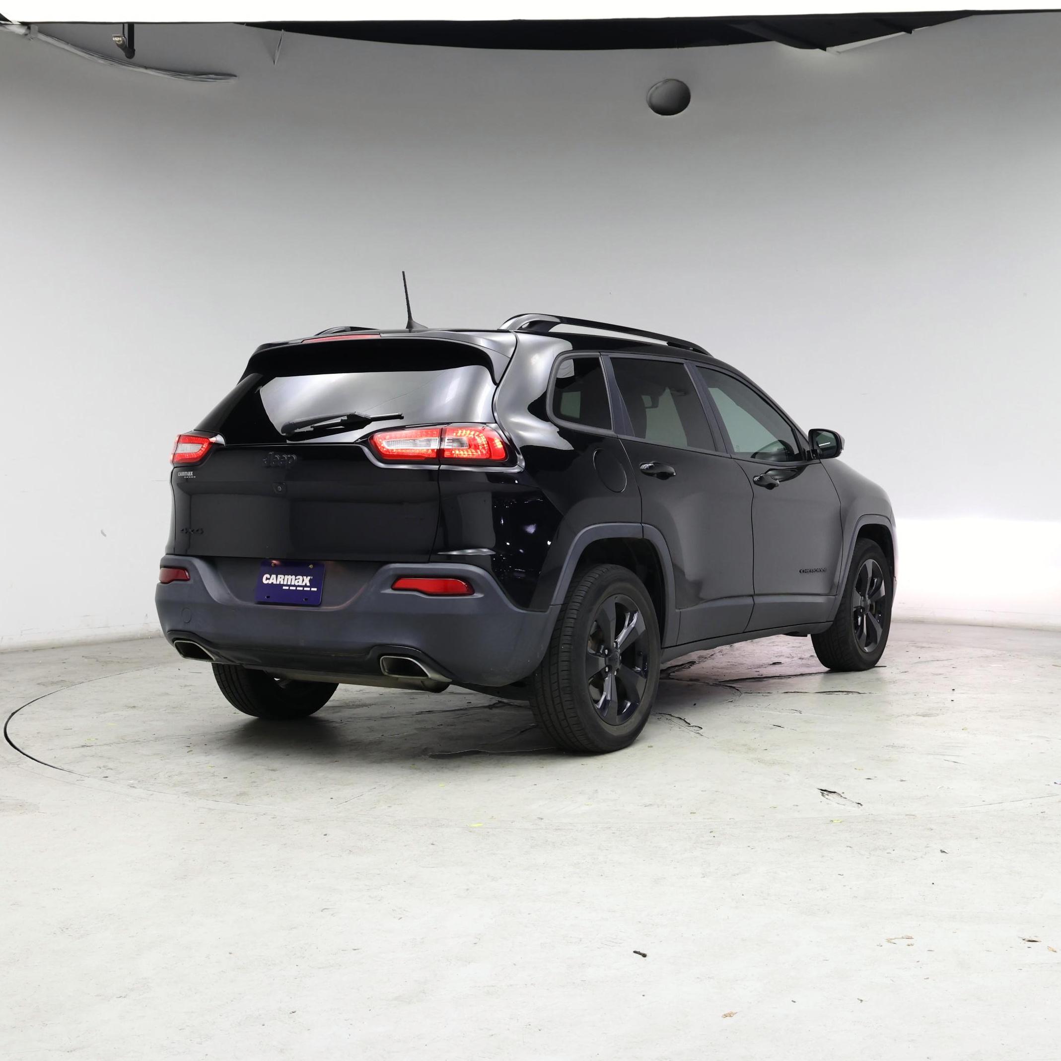 Thumbnail: 2017 Jeep Cherokee - 8