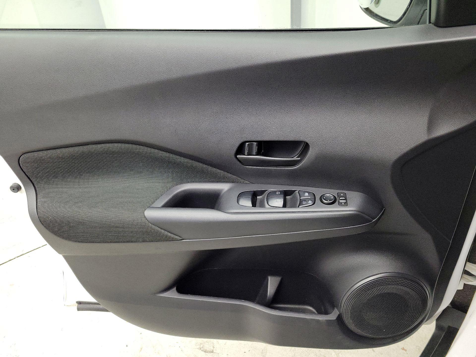 Thumbnail: 2019 Nissan Kicks - 12