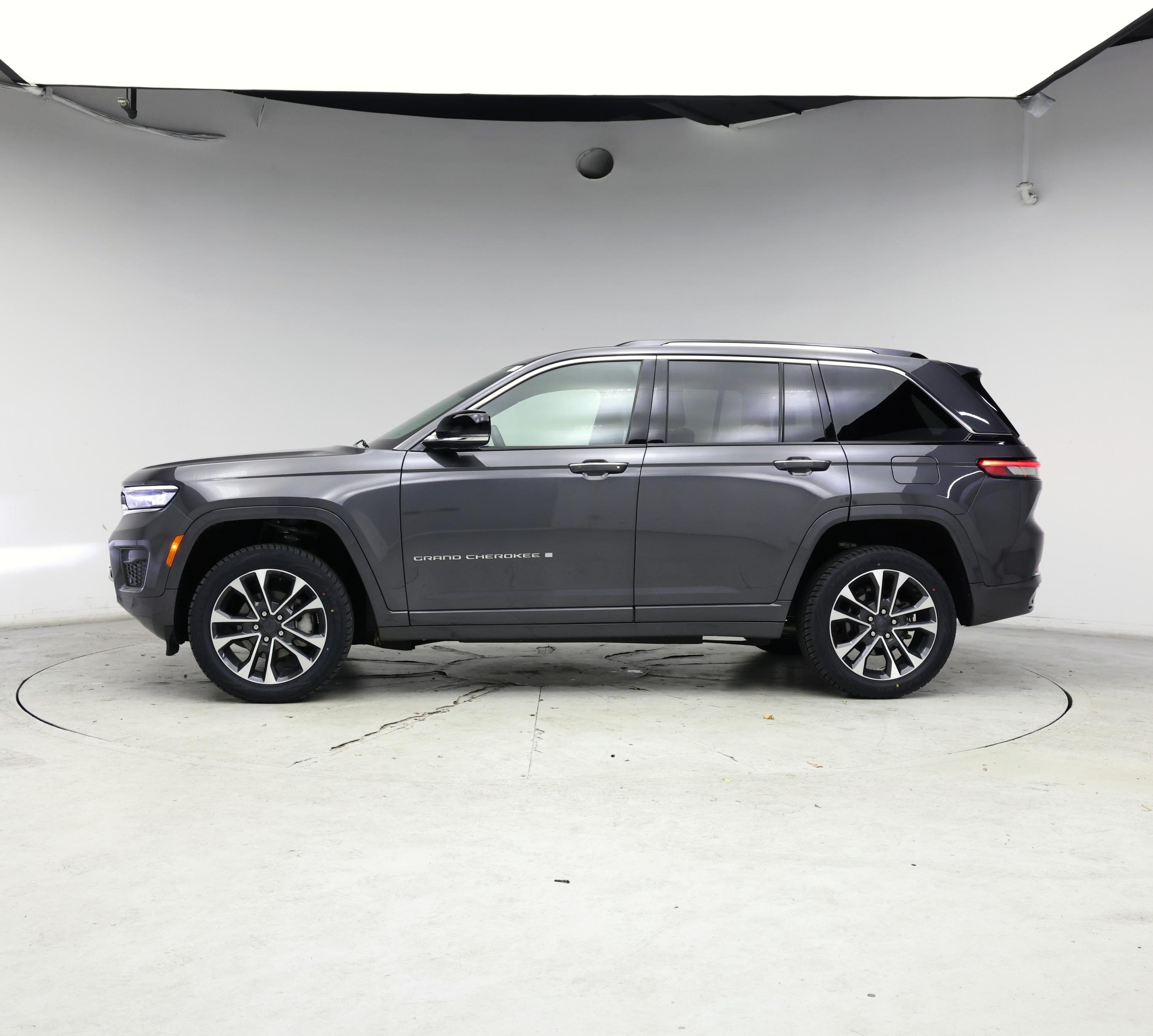 Thumbnail: 2023 Jeep Grand Cherokee - 3