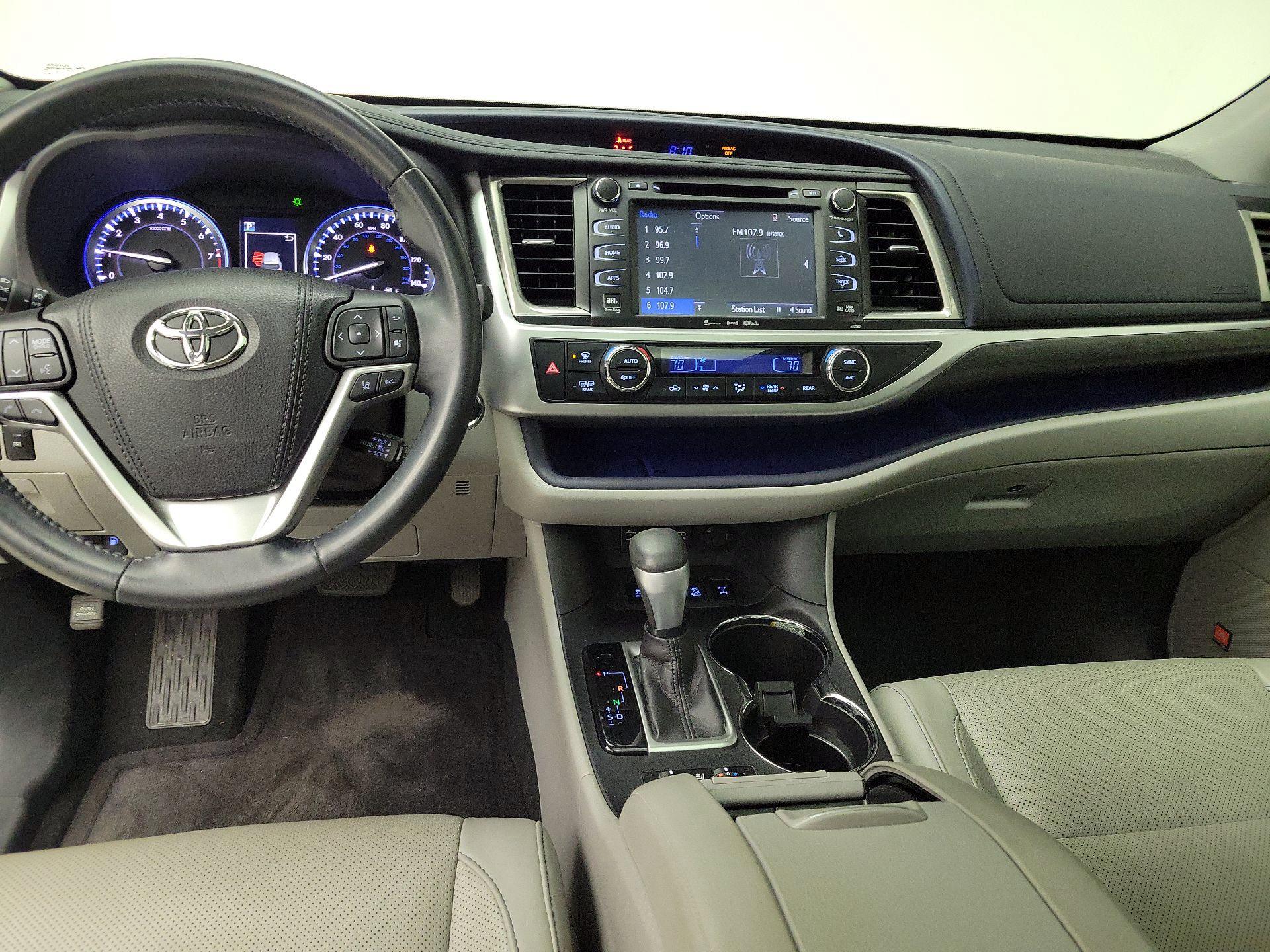 Thumbnail: 2017 Toyota Highlander - 9