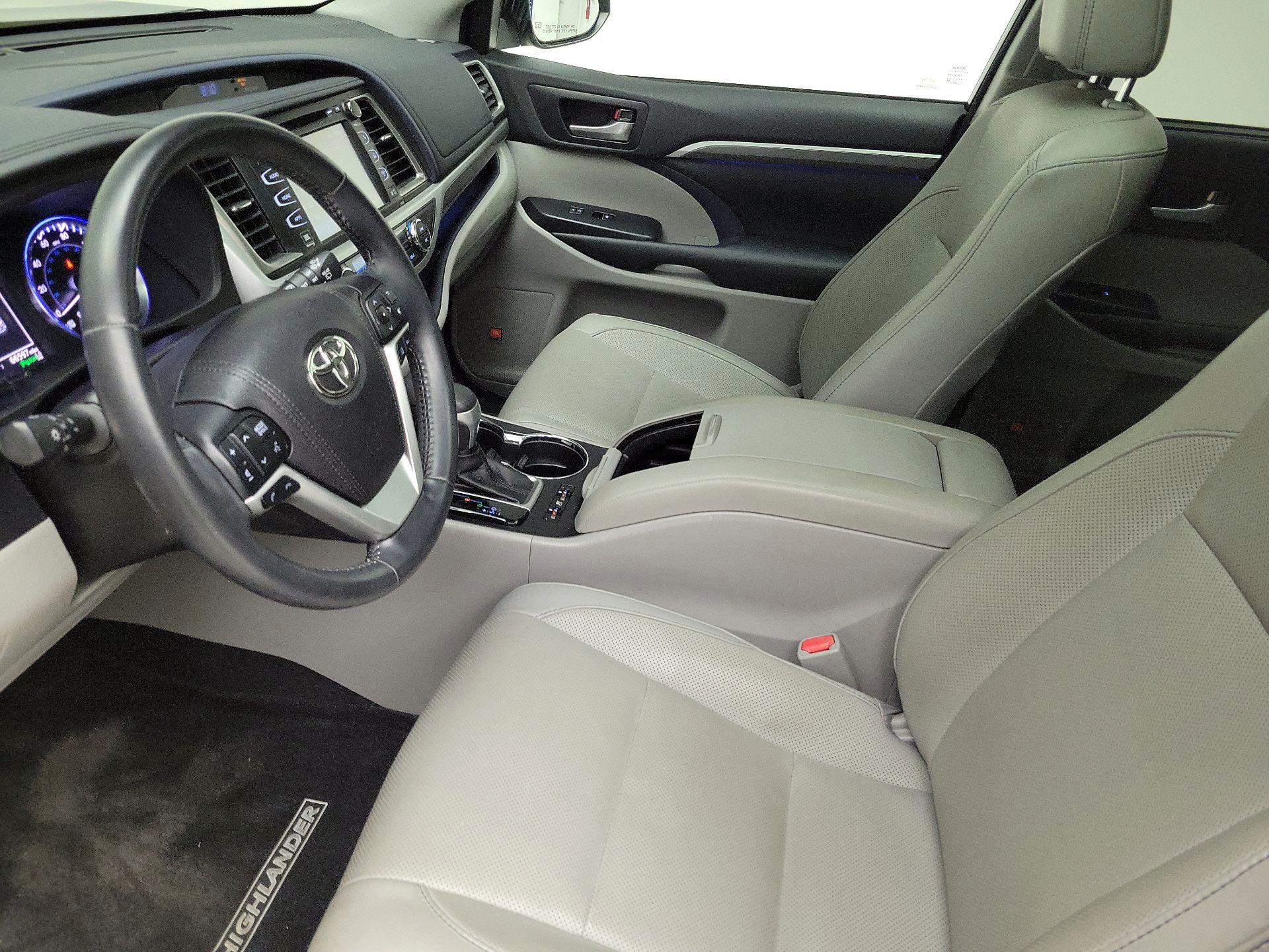 Thumbnail: 2017 Toyota Highlander - 11