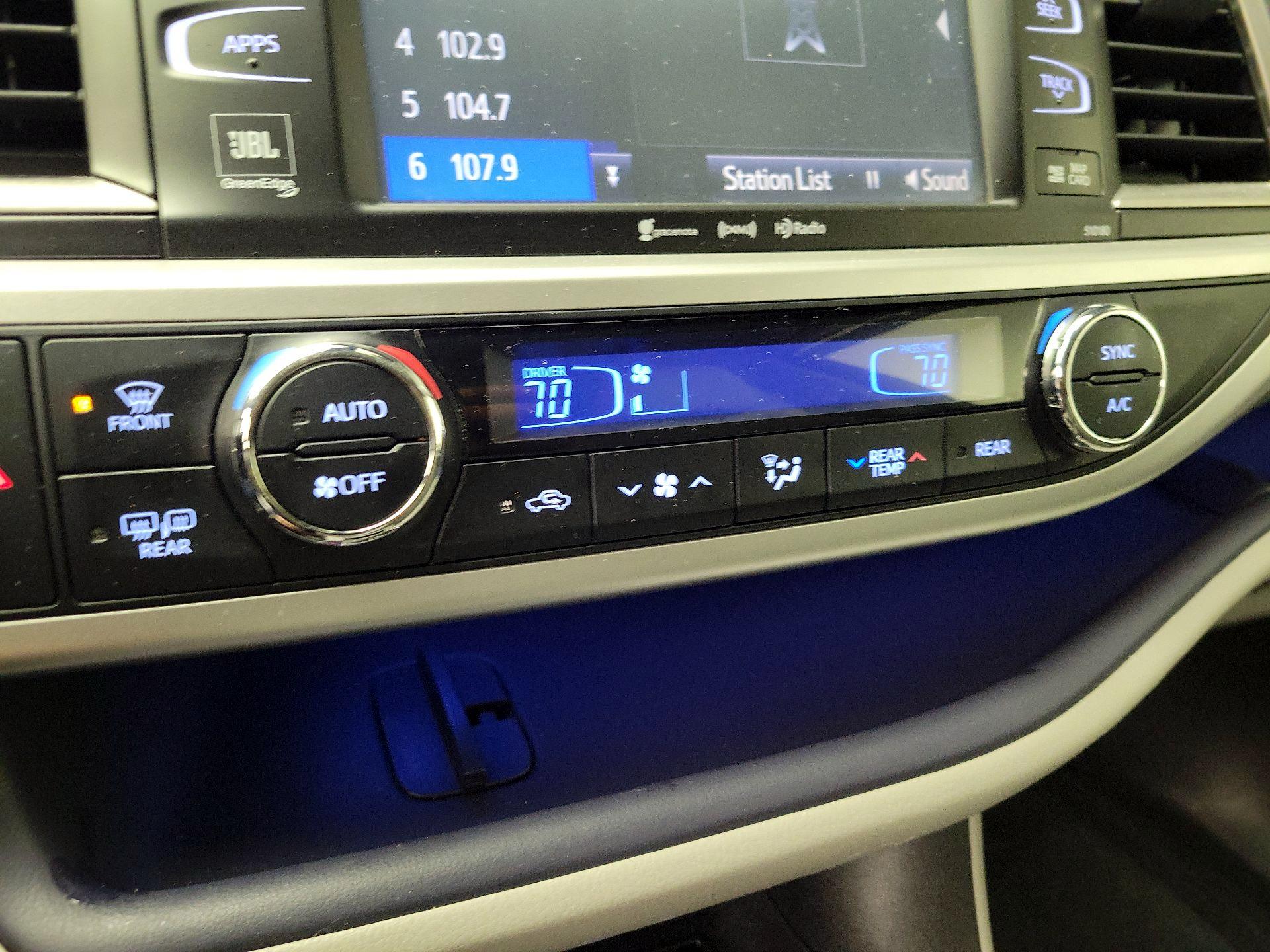 Thumbnail: 2017 Toyota Highlander - 16