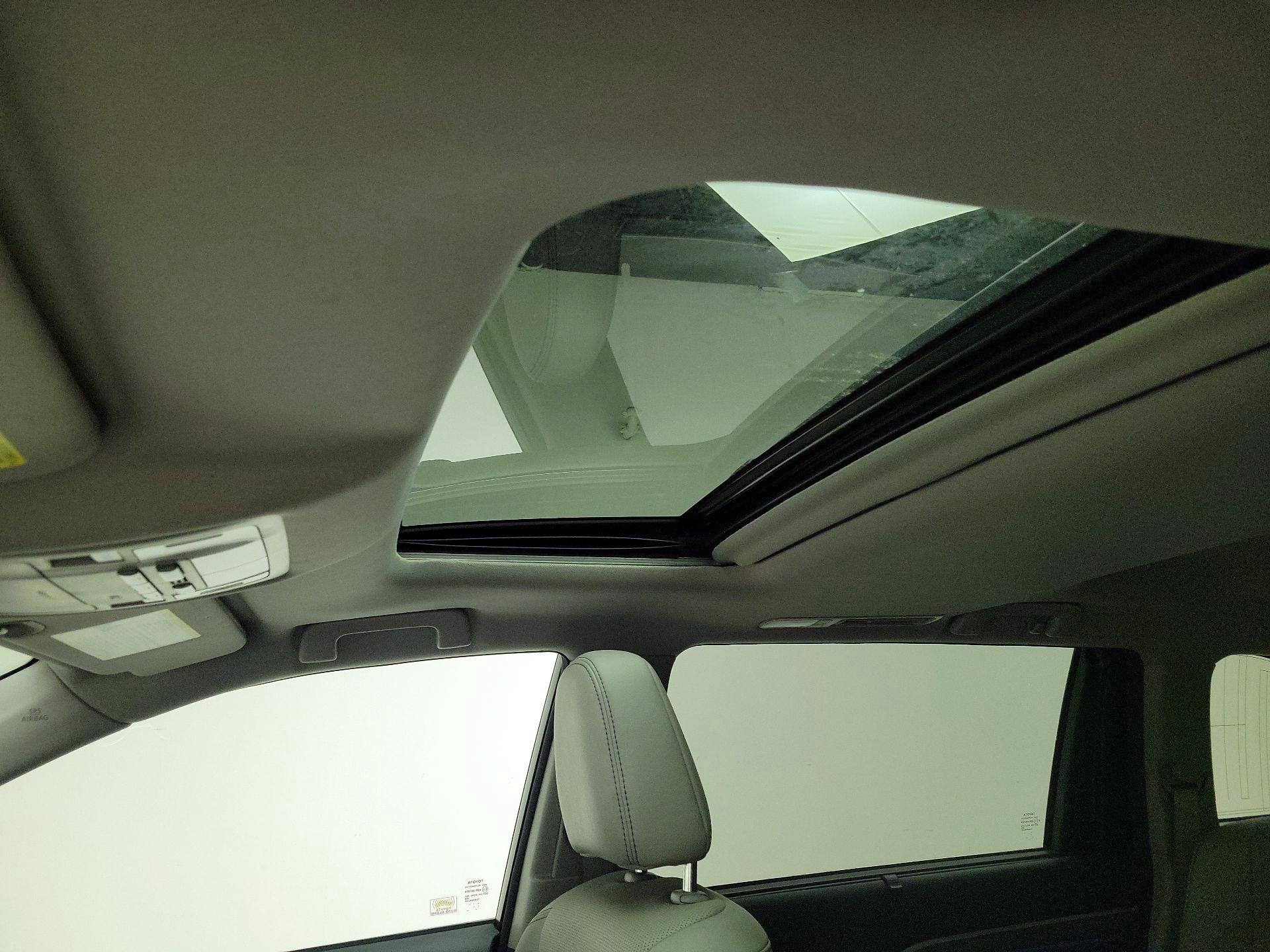 Thumbnail: 2017 Toyota Highlander - 19