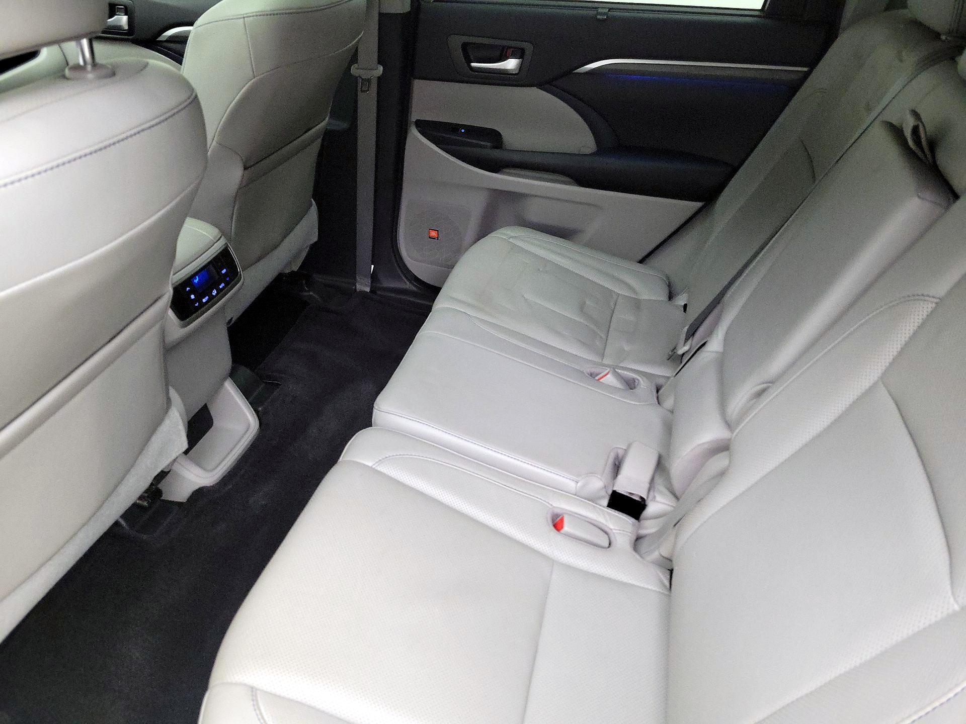 Thumbnail: 2017 Toyota Highlander - 20