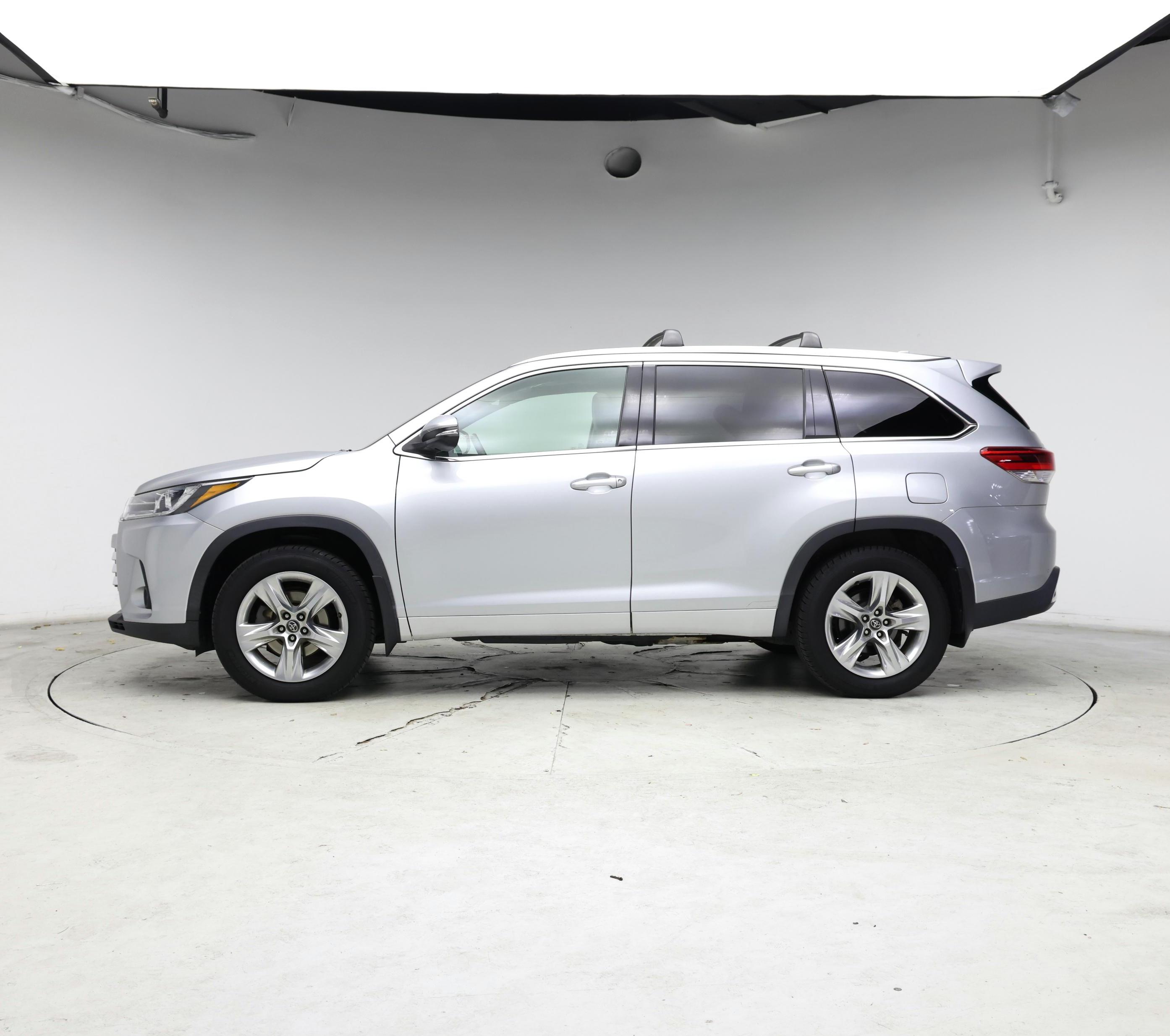 Thumbnail: 2017 Toyota Highlander - 3