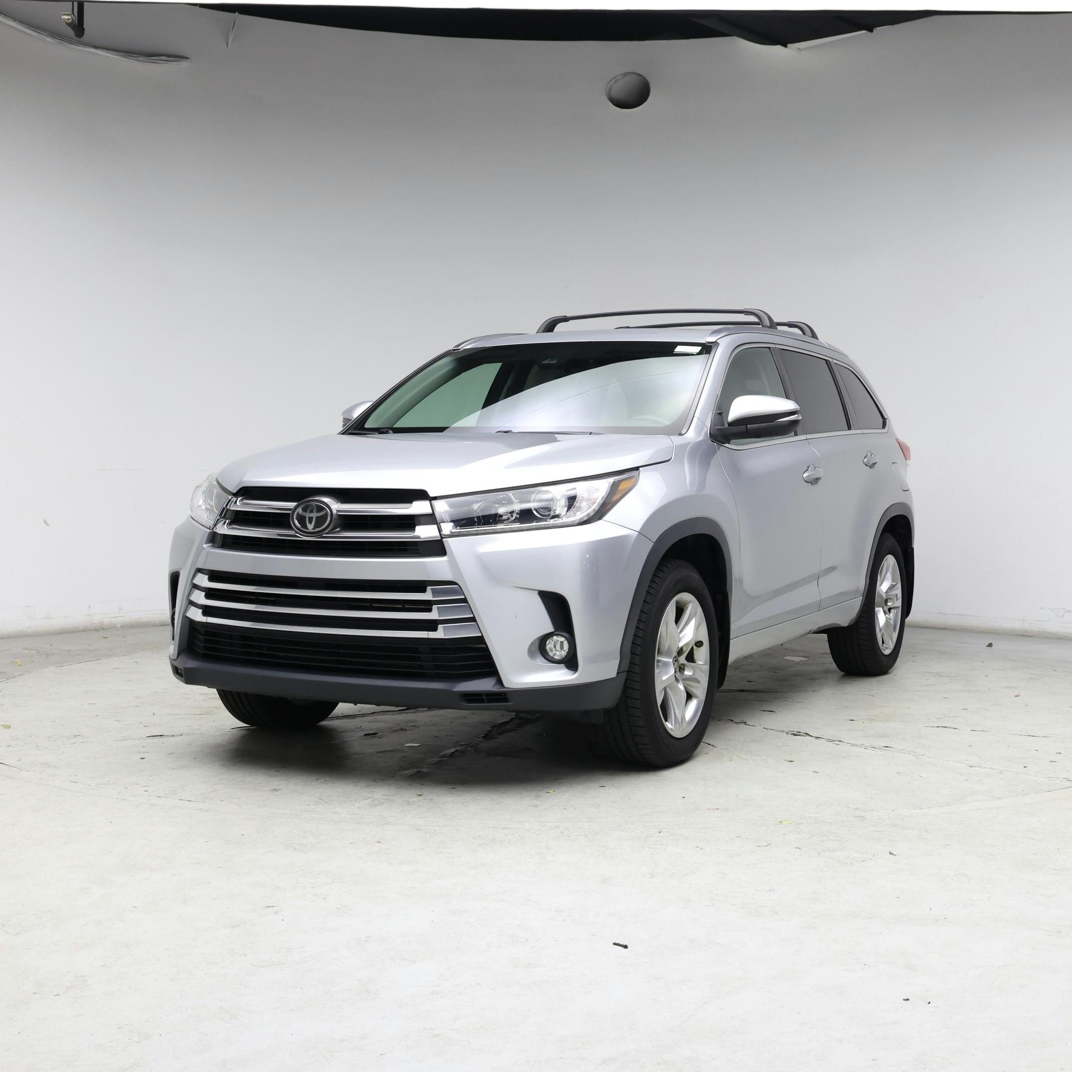 Thumbnail: 2017 Toyota Highlander - 4