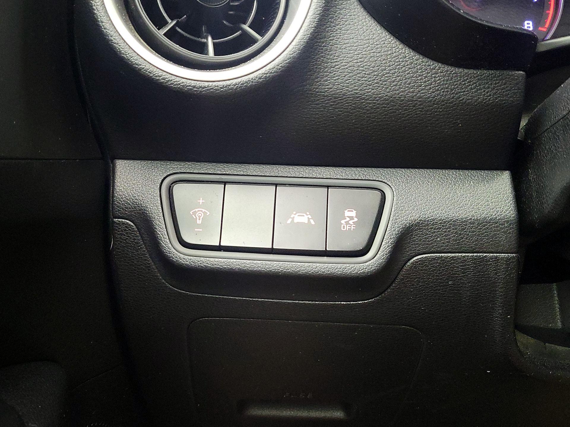 Thumbnail: 2019 Kia Forte - 13