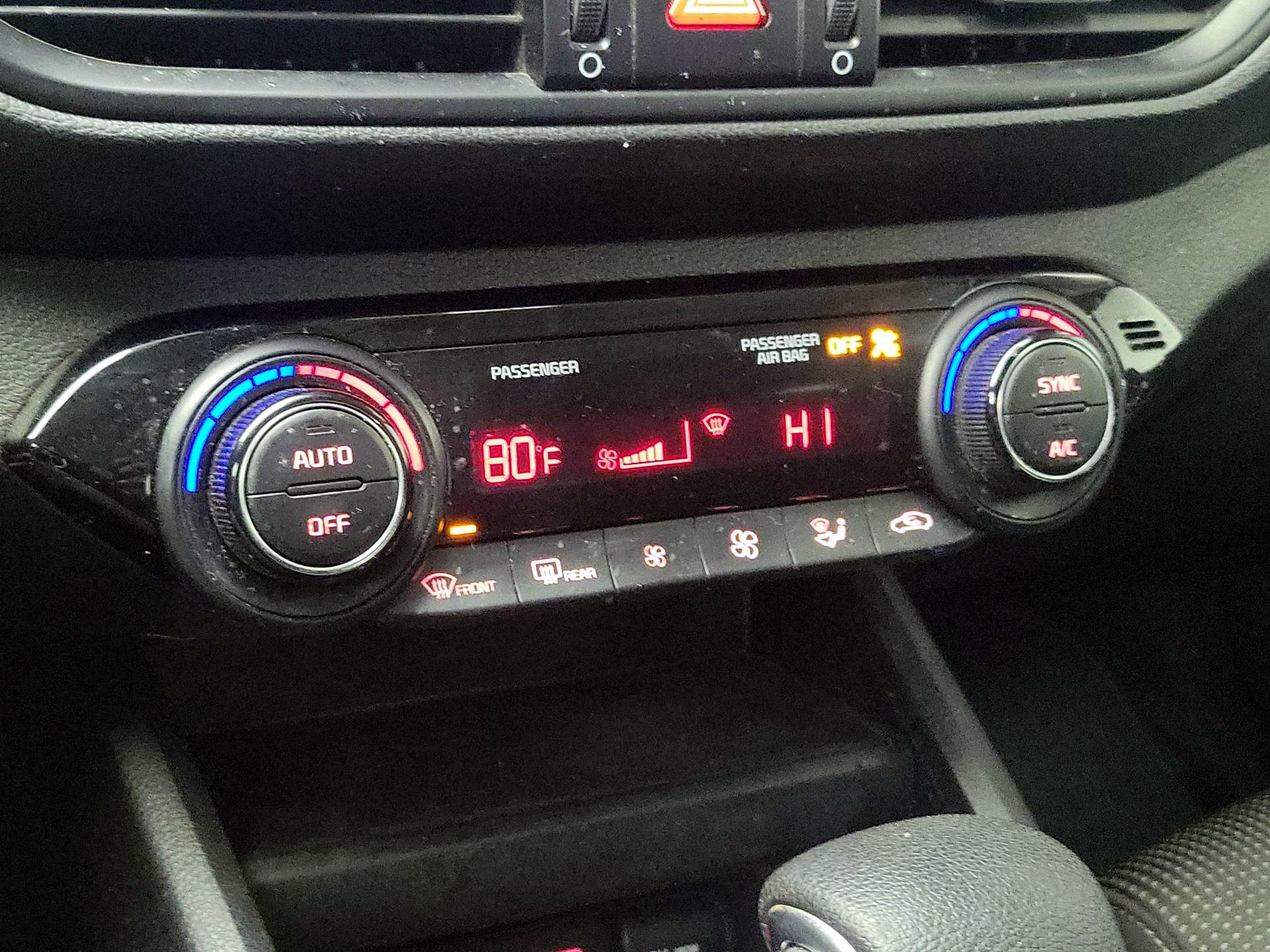 Thumbnail: 2019 Kia Forte - 16