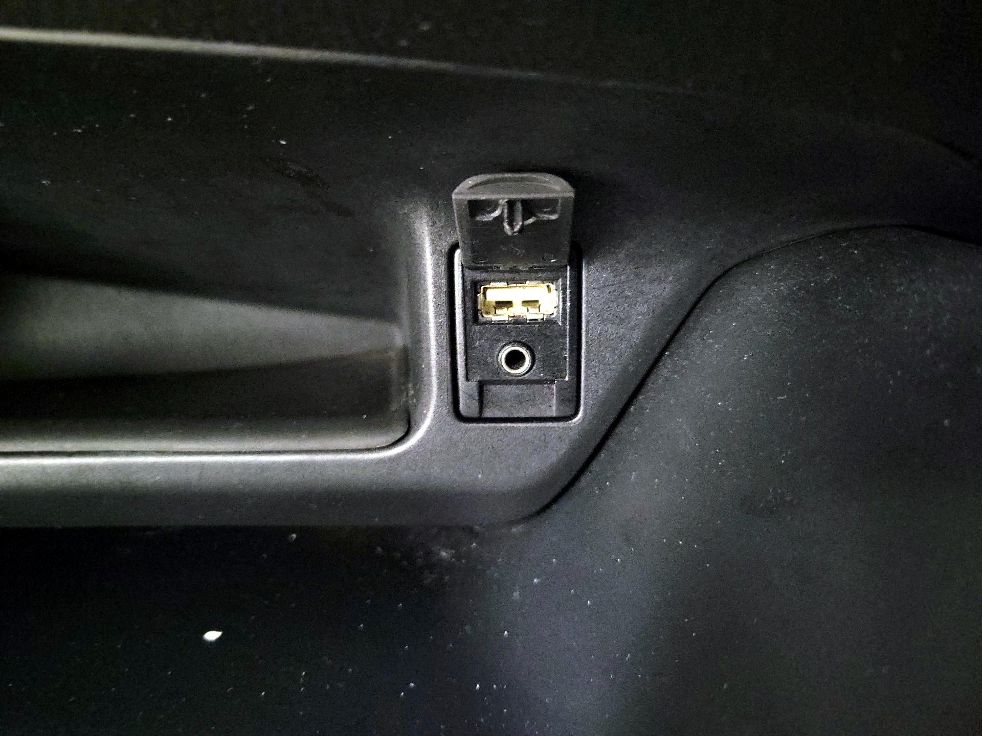 Thumbnail: 2018 Toyota C-HR - 18