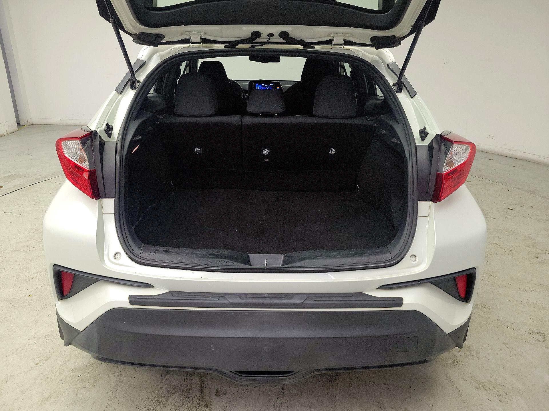 Thumbnail: 2018 Toyota C-HR - 20