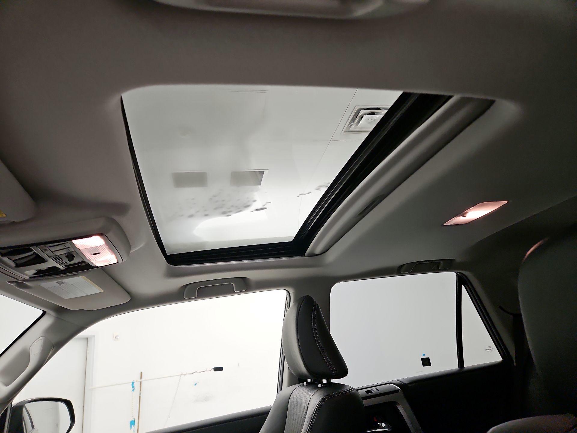 Thumbnail: 2021 Toyota 4Runner - 20