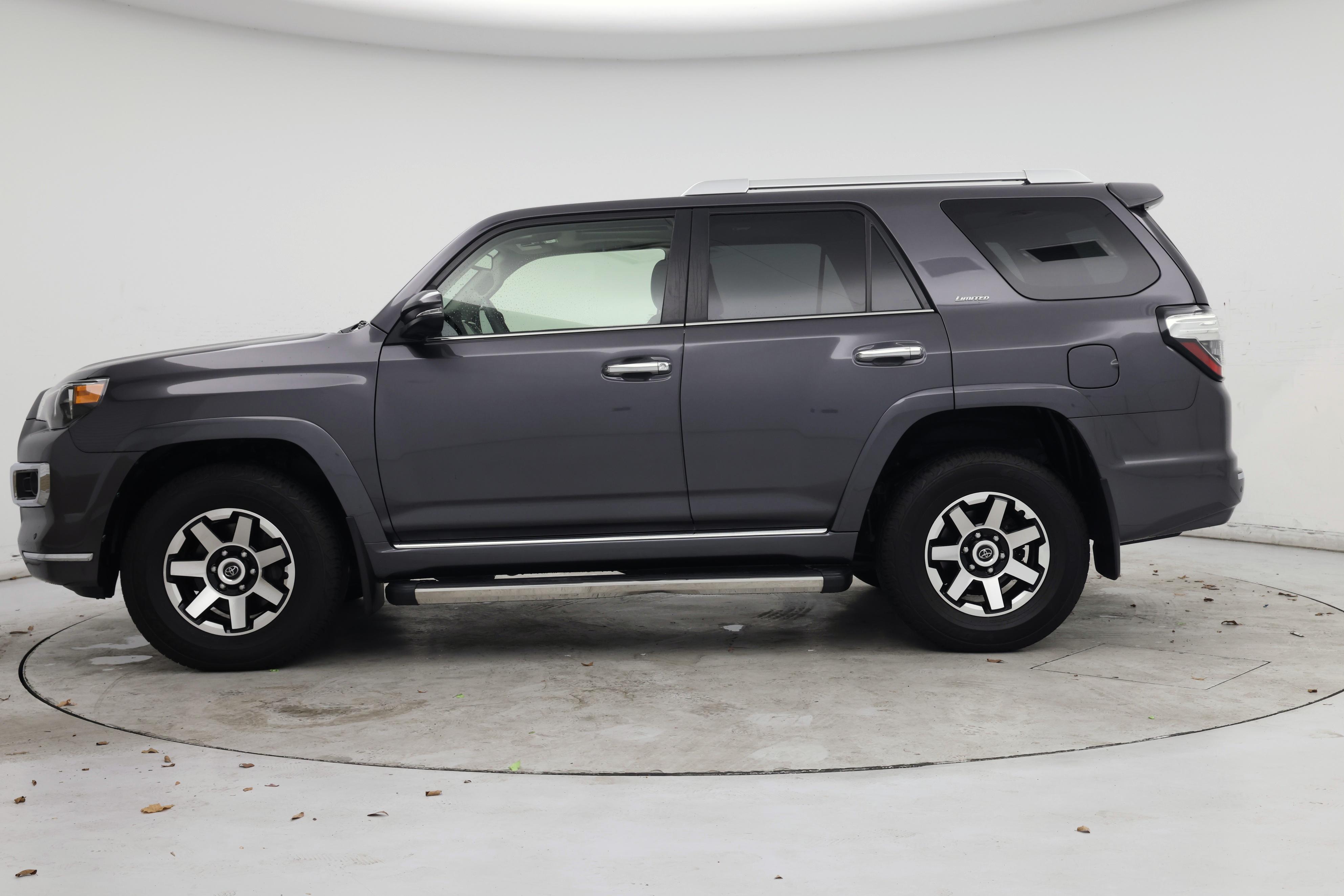 Thumbnail: 2021 Toyota 4Runner - 3