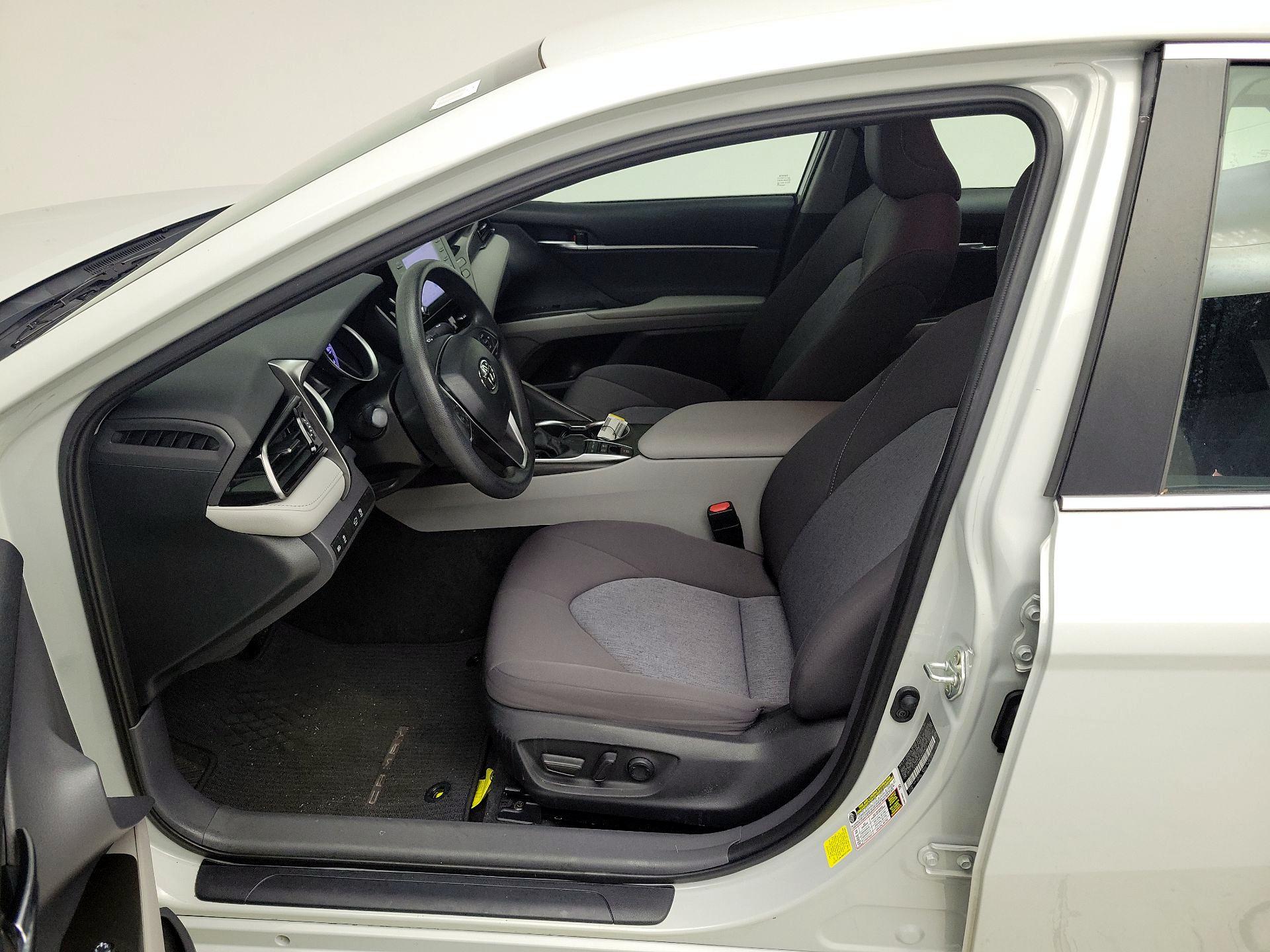 Thumbnail: 2022 Toyota Camry - 11