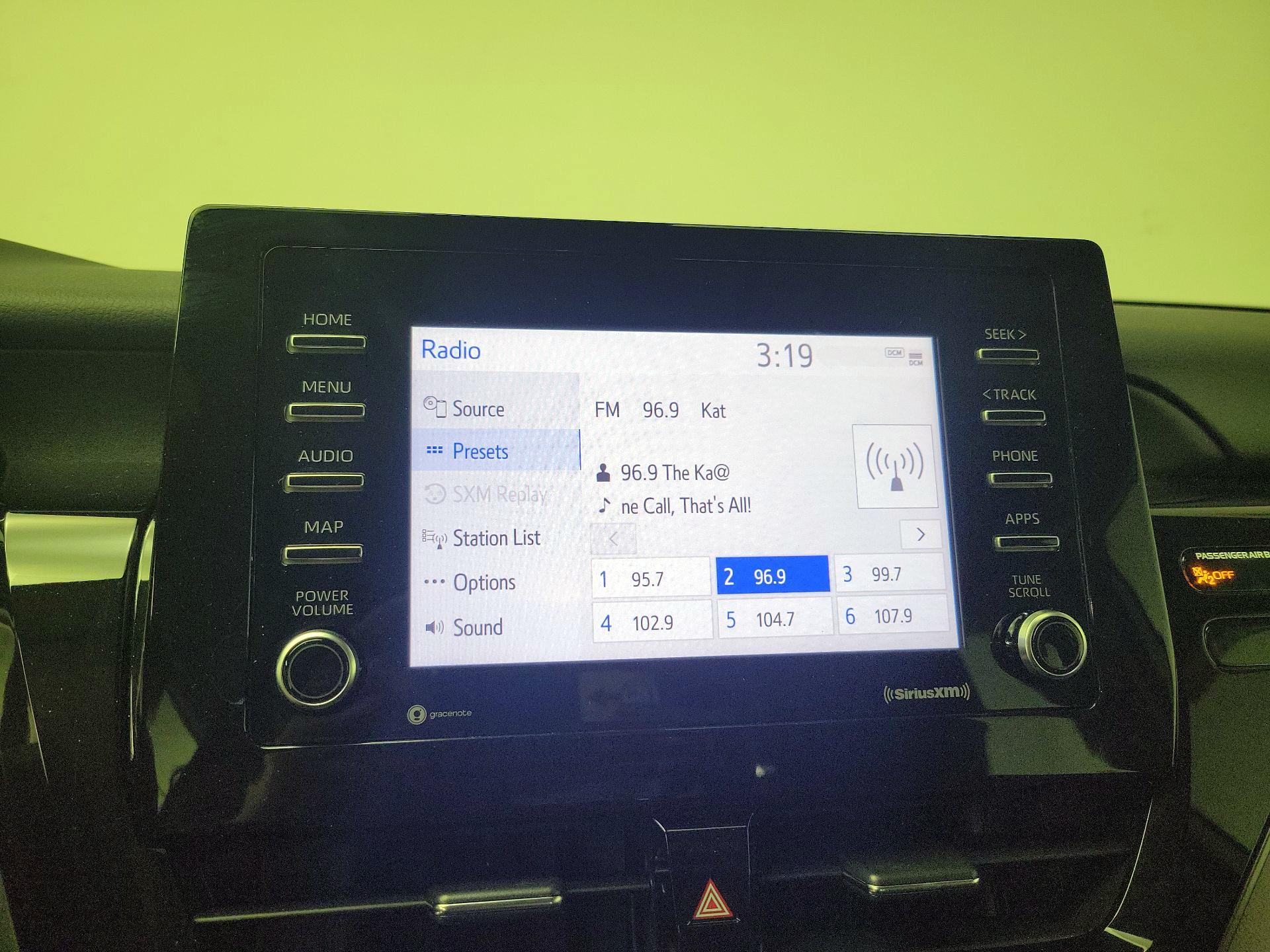 Thumbnail: 2022 Toyota Camry - 15