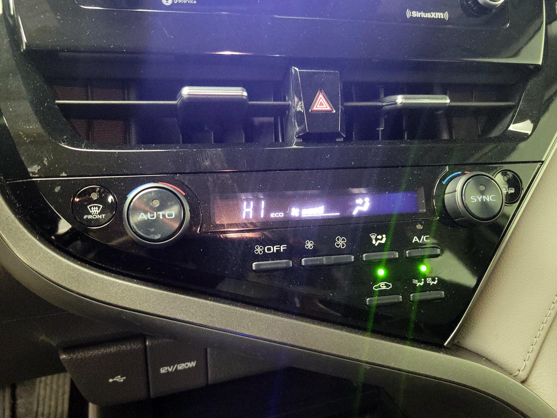 Thumbnail: 2022 Toyota Camry - 16