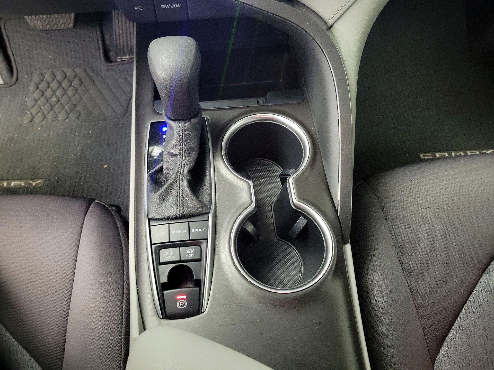 Thumbnail: 2022 Toyota Camry - 17